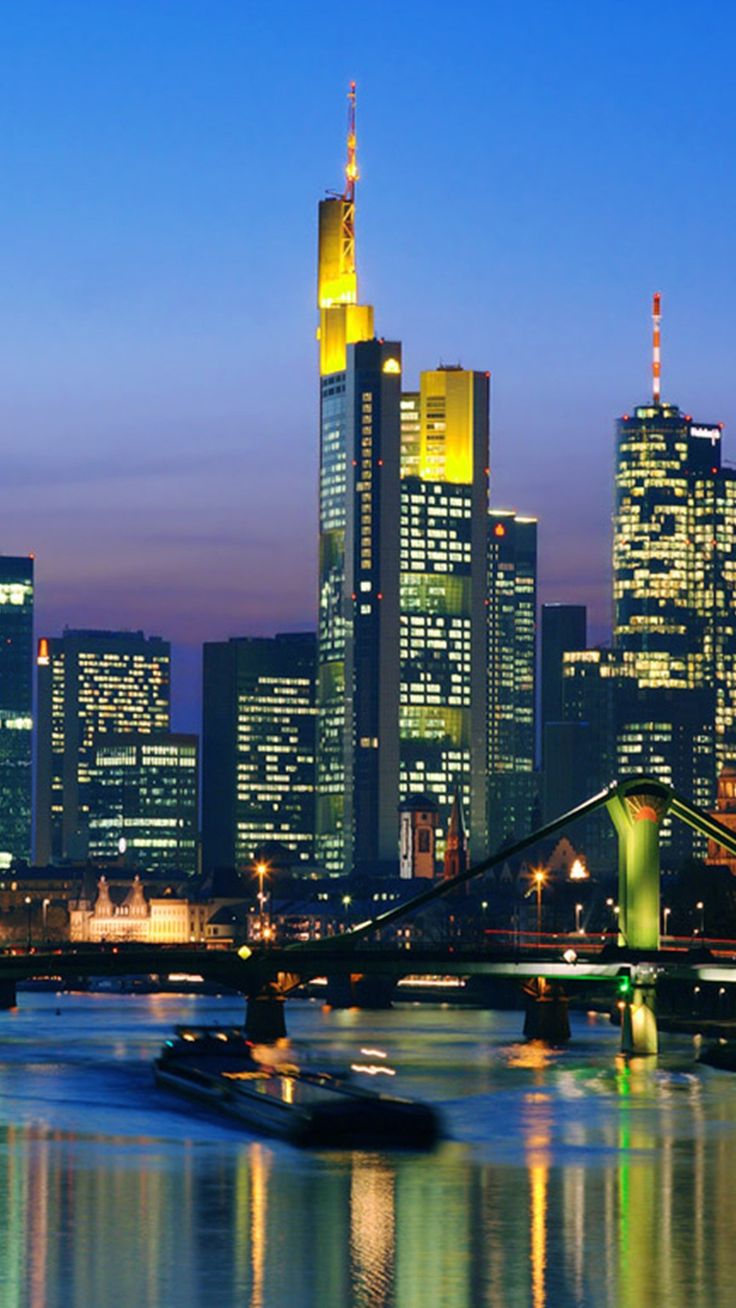 Frankfurt Wallpaper. Frankfurt skyline, Skyline, Frankfurt