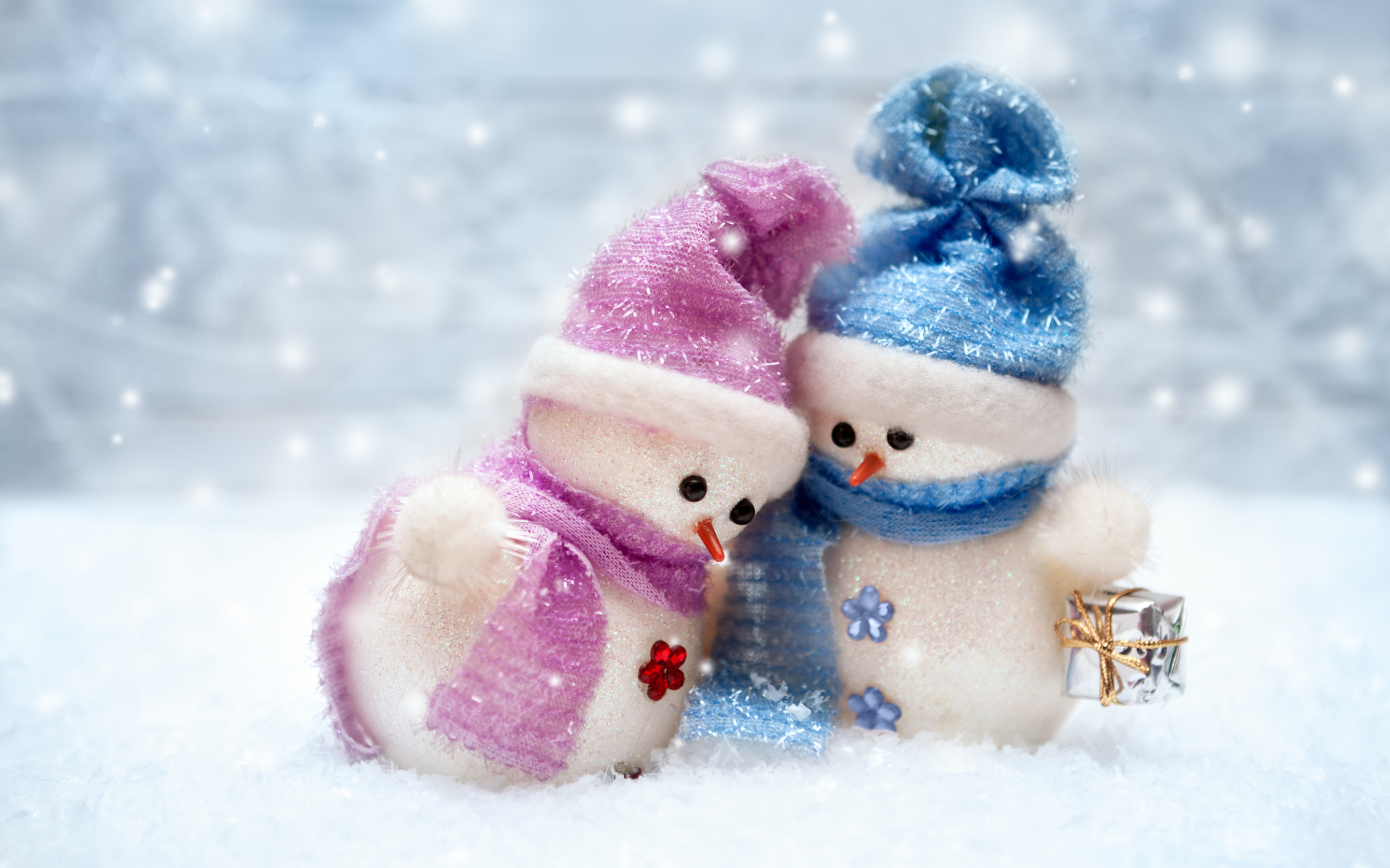 Download wallpaper Snowmen, winter, snow, cute snowmen, couple of snowmen, Merry Christmas, Happy New Year, winter concepts, snowman, Christmas for desktop with resolution 2880x1800. High Quality HD picture wallpaper