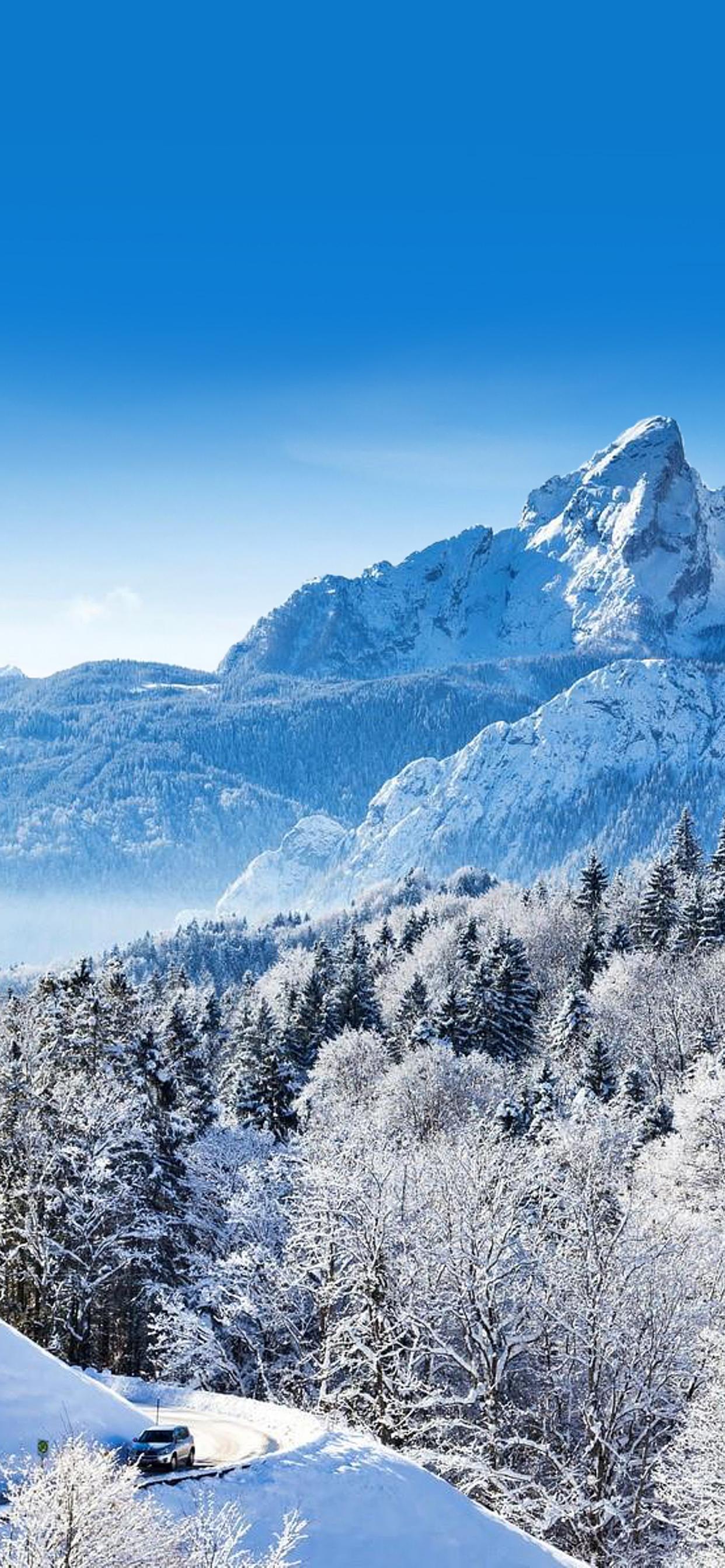 Wonderful winter mountain wallpaper