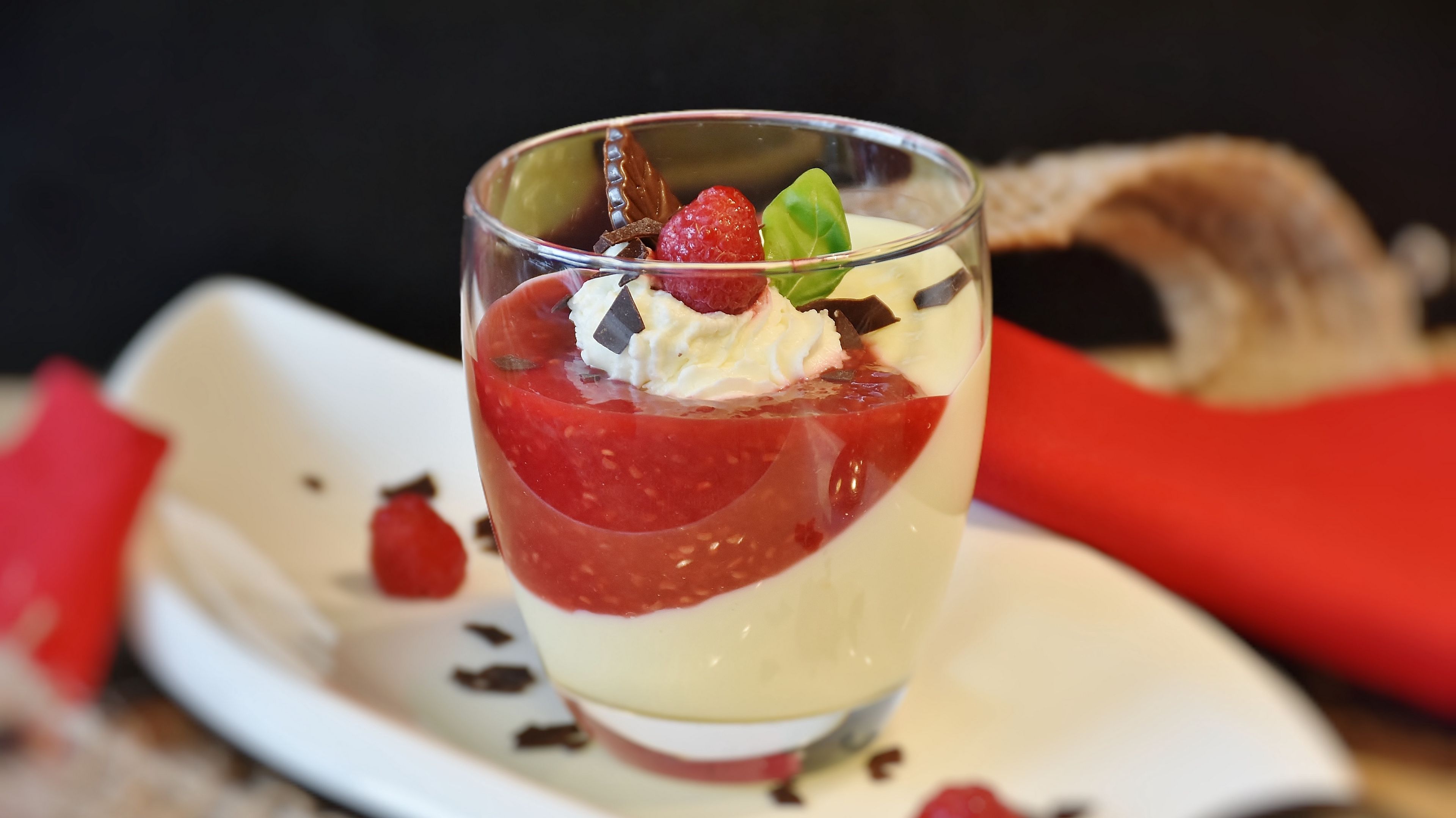Wallpaper / dessert, pudding, raspberry, chocolate, 4k free download