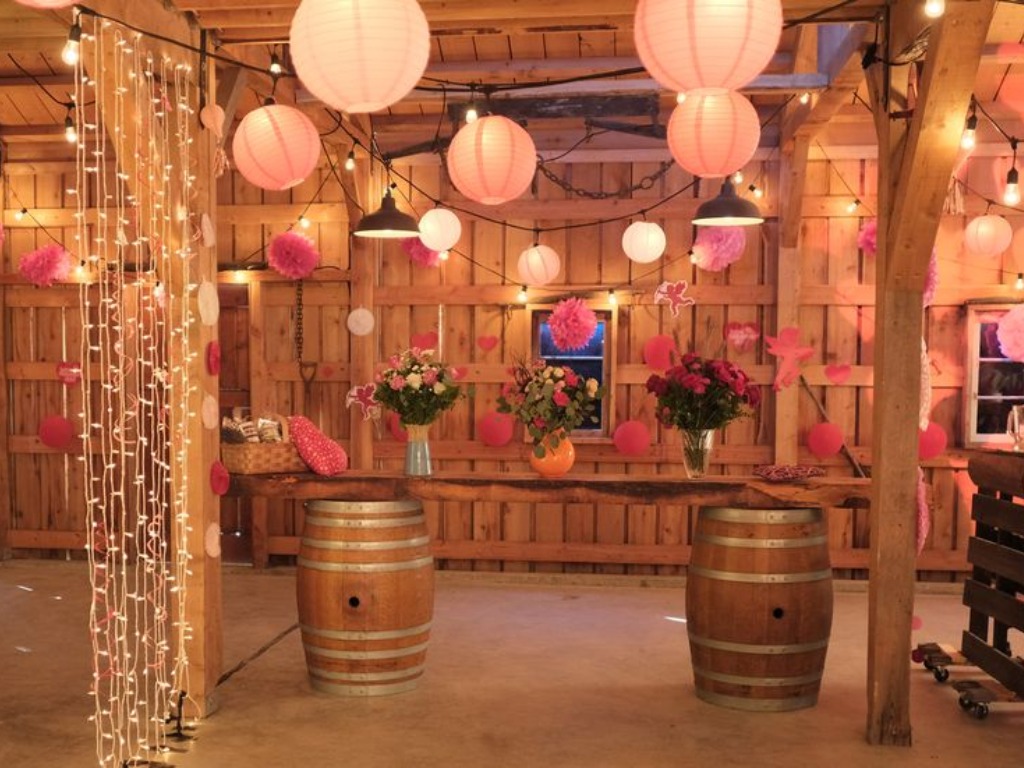 Planning for a virtual Valentine's Day? Spread some love with these Microsoft Teams & Skype background