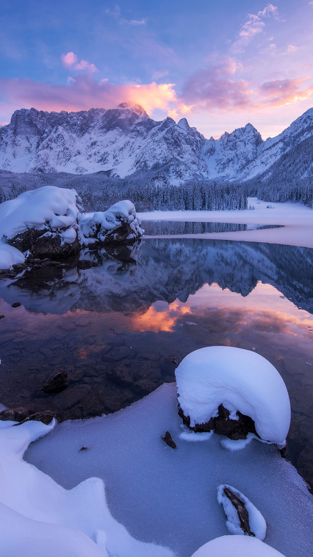 Dreamy Pixel. Free iPhone Wallpaper: Winter reflection