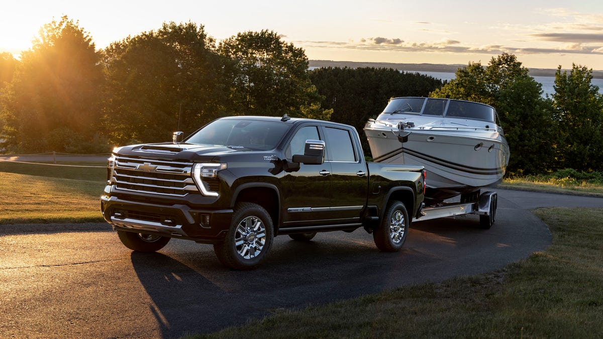 2024 Chevy Silverado HD Debuts New Look, New Towing Tech