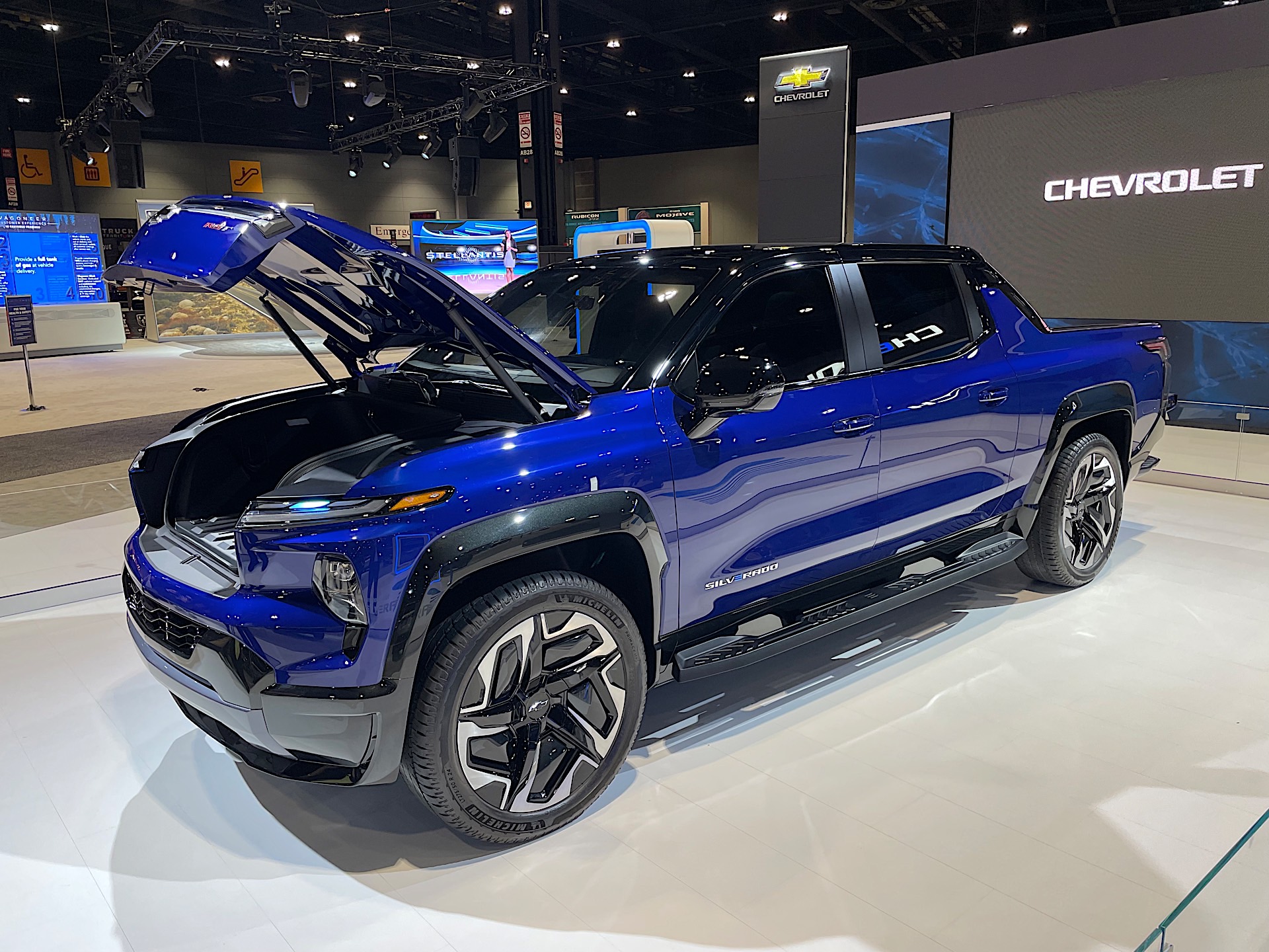 2024 Chevy Silverado EV coming with 664 hp, 400 miles of range