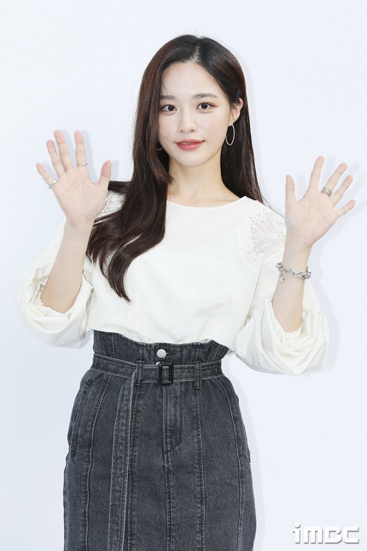 Bae Yoon Kyung Gallery (배윤경) HanCinema