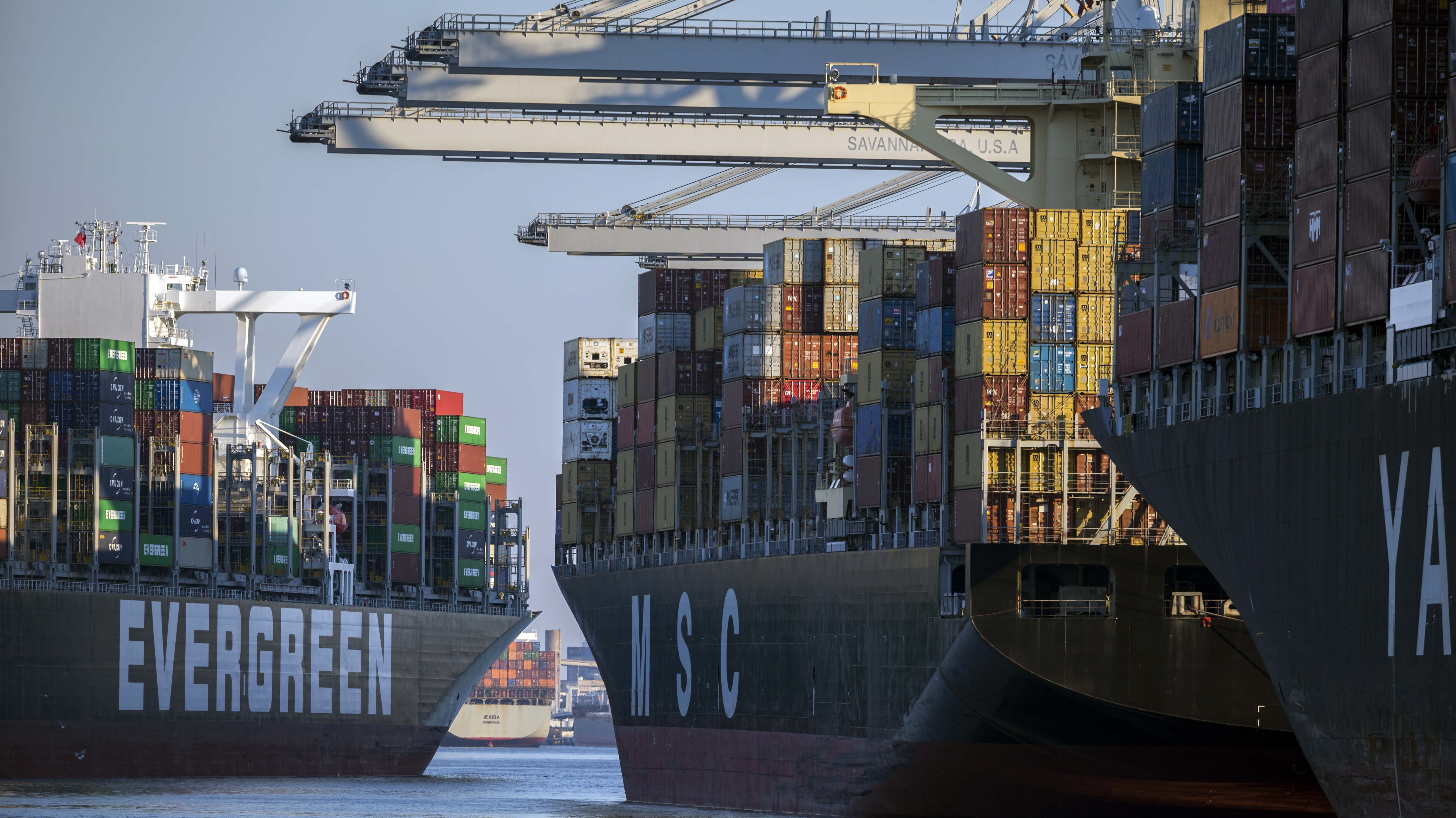 Container shipping rates still sinking, no sign yet of market floor
