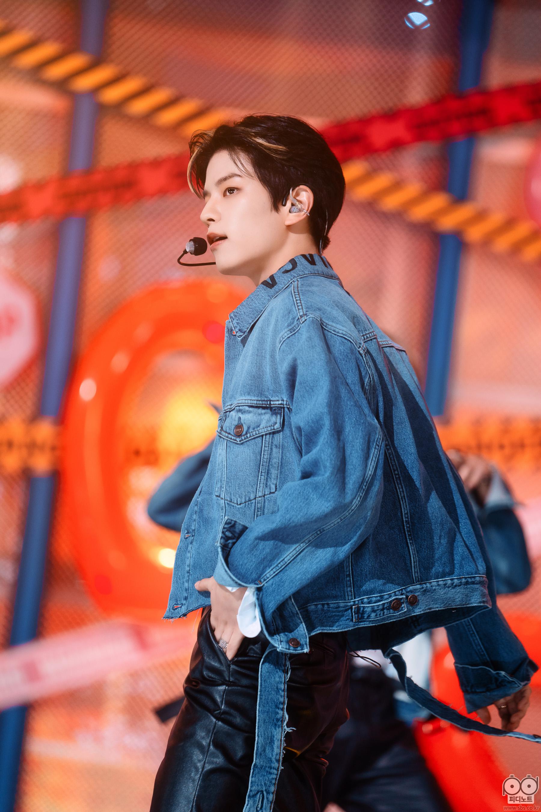 [PHOTOS] Stray Kids performing CASE 143 on SBS Inkigayo 221009