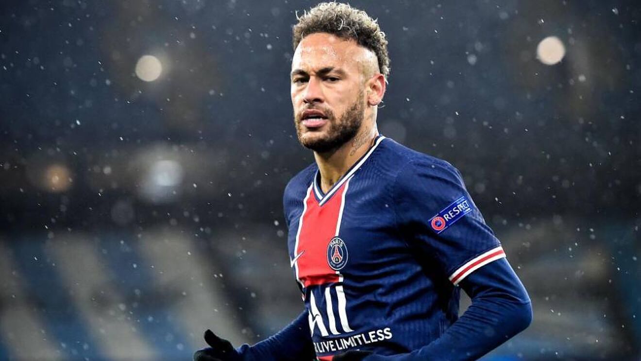 Ligue 1: Official: Neymar renews with PSG until 2025
