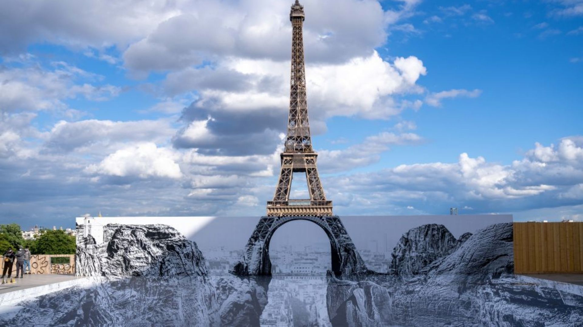 People are falling into a ravine that opened up under the Eiffel Tower!. Condé Nast Traveller India