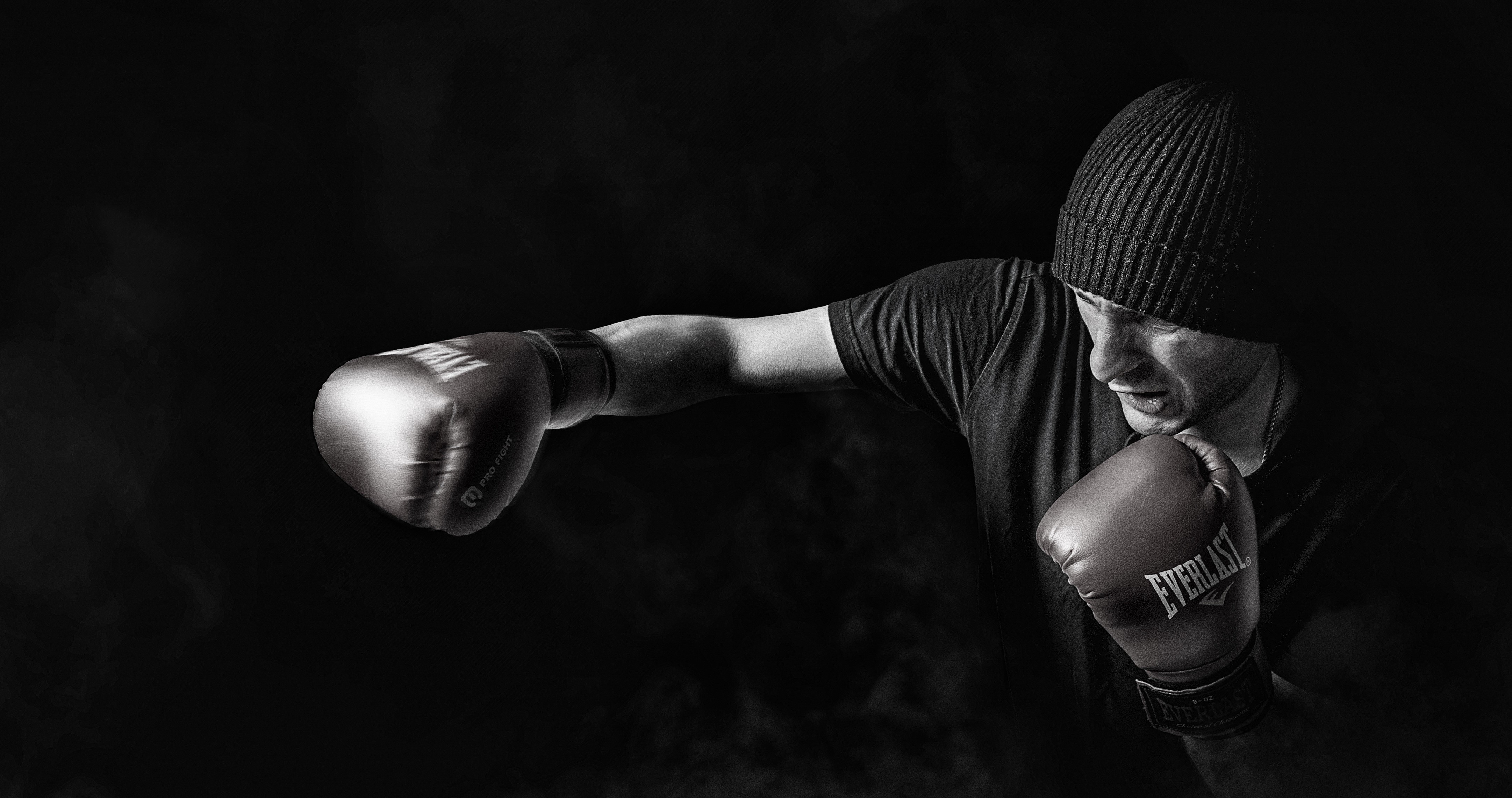4K, Men, Boxing, Black background, Black and white, Winter hat, Hands, Glove, To hit Gallery HD Wallpaper
