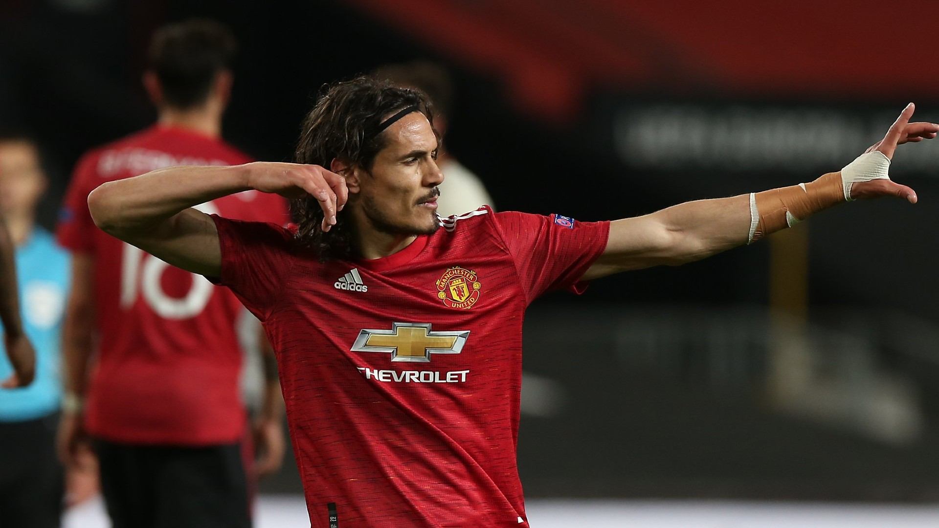What is Edinson Cavani's net worth, salary, transfer value and endorsements?