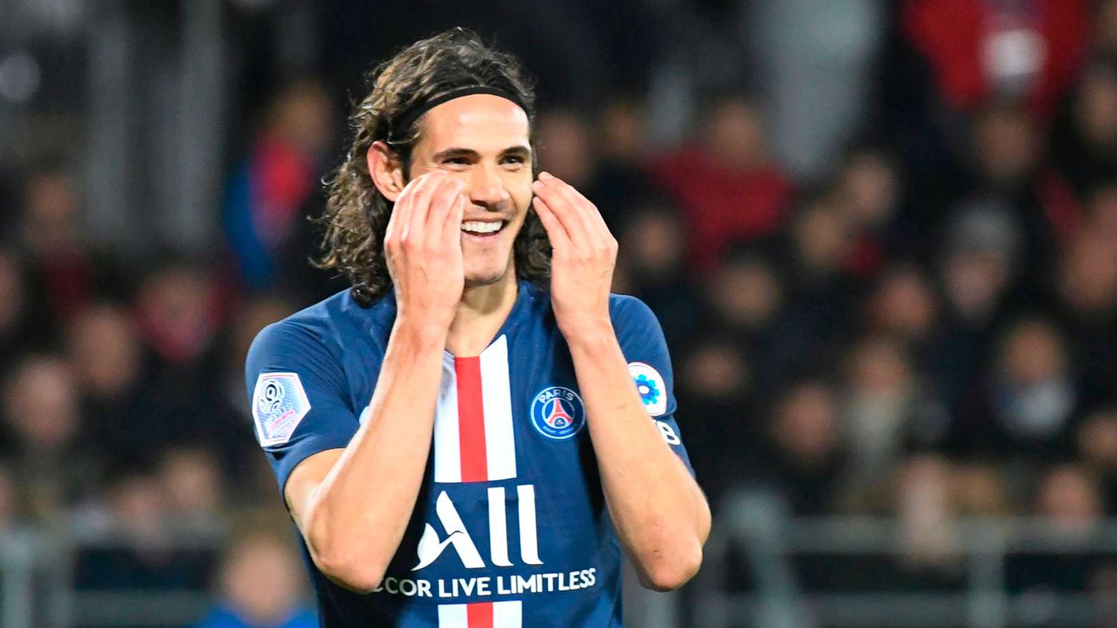 Man Utd 'missing A Trick' By Not Signing Benfica Bound Cavani, Says Saha