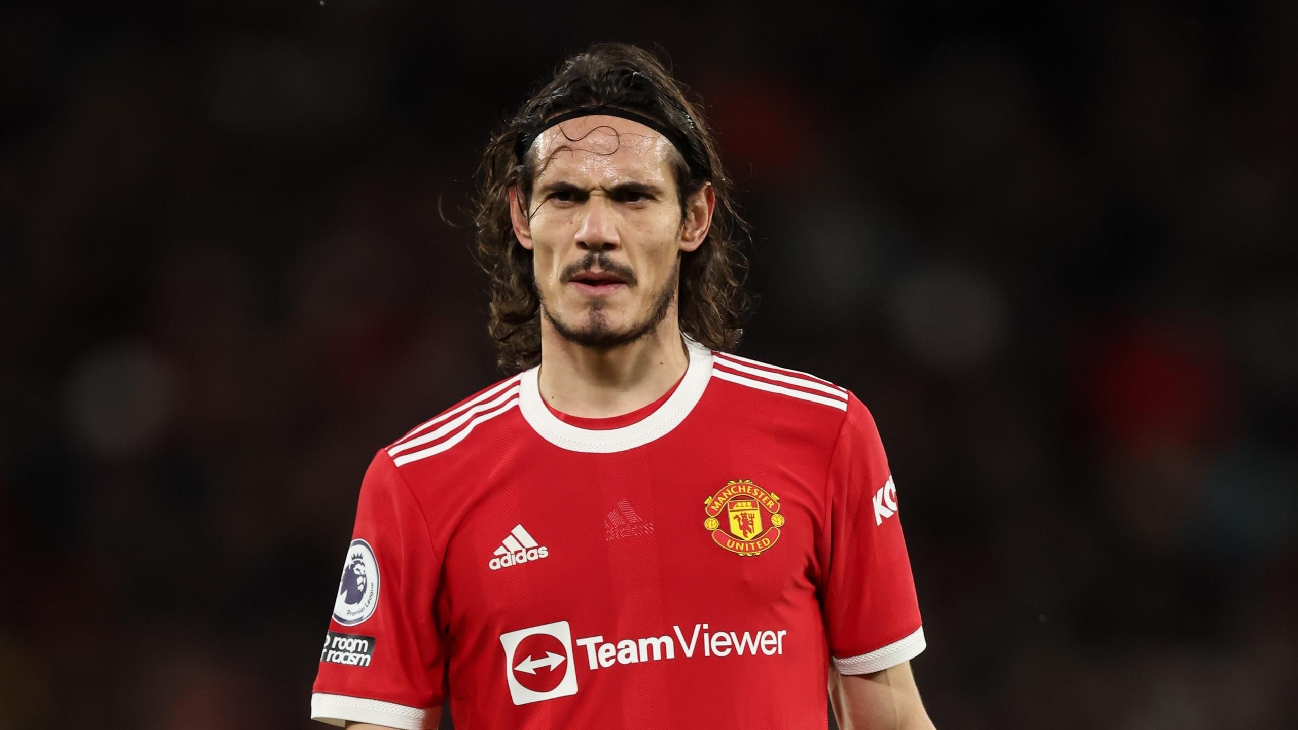 Edinson Cavani set to stay at Manchester United despite Barcelona interest