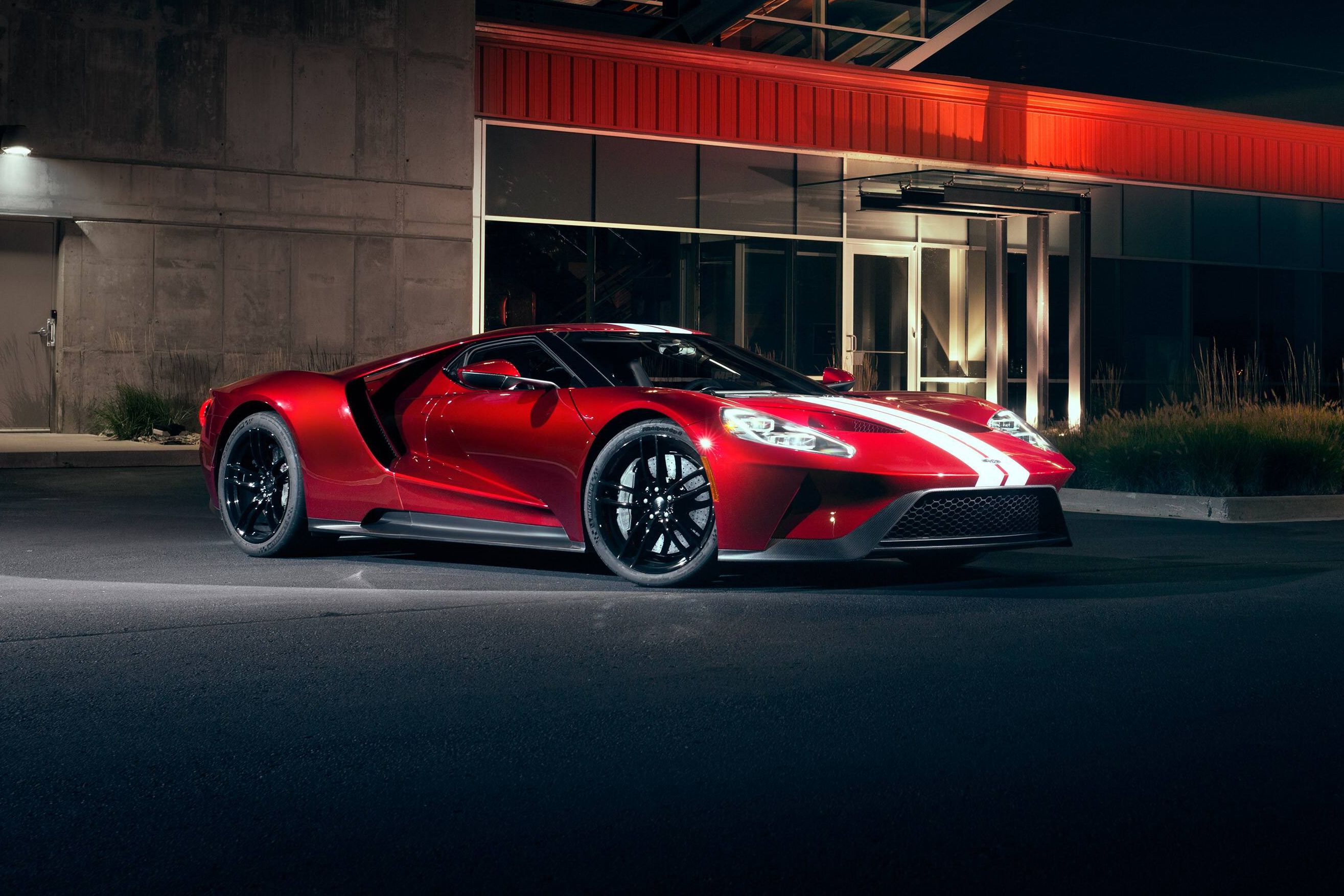 Ford GT Review, Pricing, and Specs