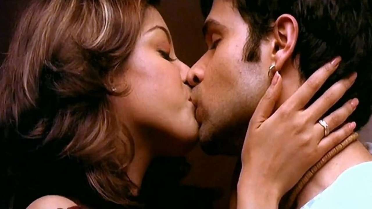 Happy Kiss Day 2019: Emraan Hashmi Tanushree Dutta To Hrithik Roshan Katrina Kaif, Bollywood Kisses We Were Awed By