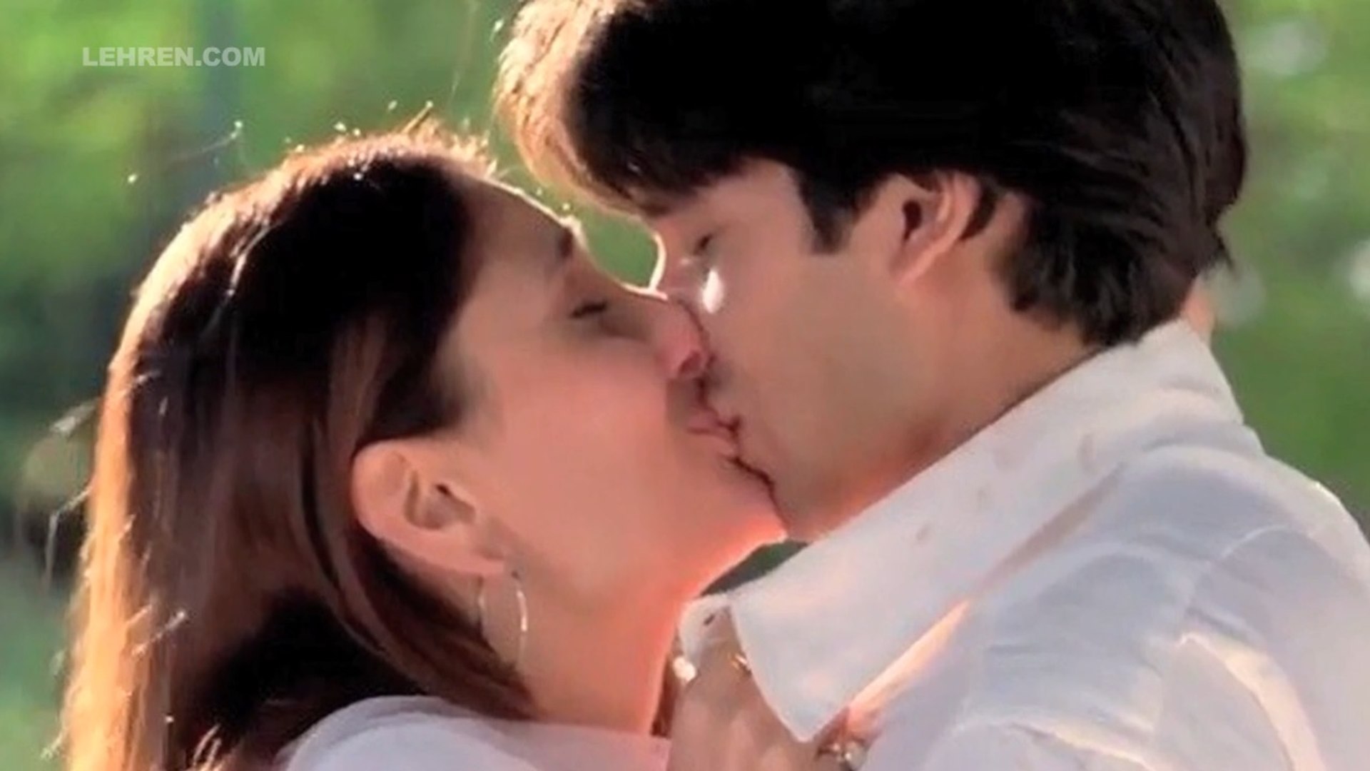 Bollywood Couples Who Locked Lips In Public
