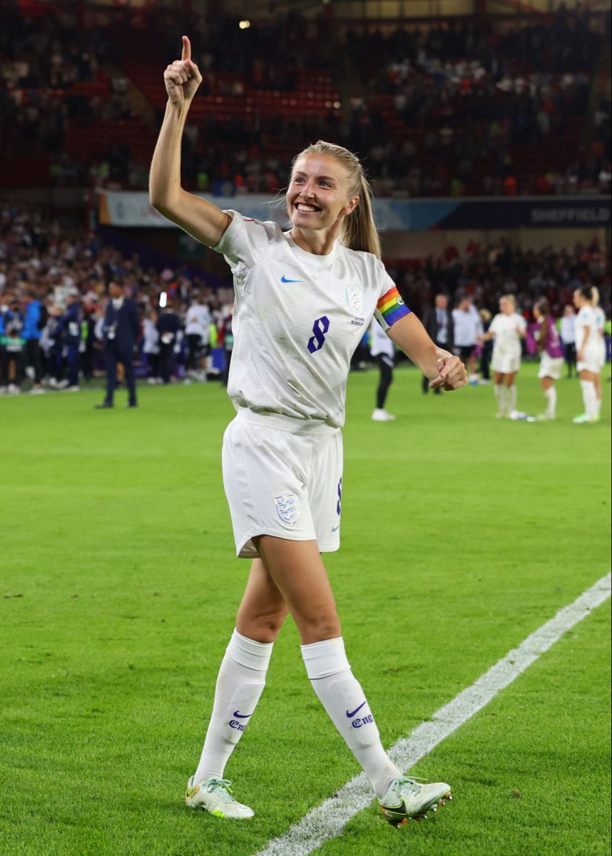 leah williamson. England ladies football, Female soccer players, Female football player