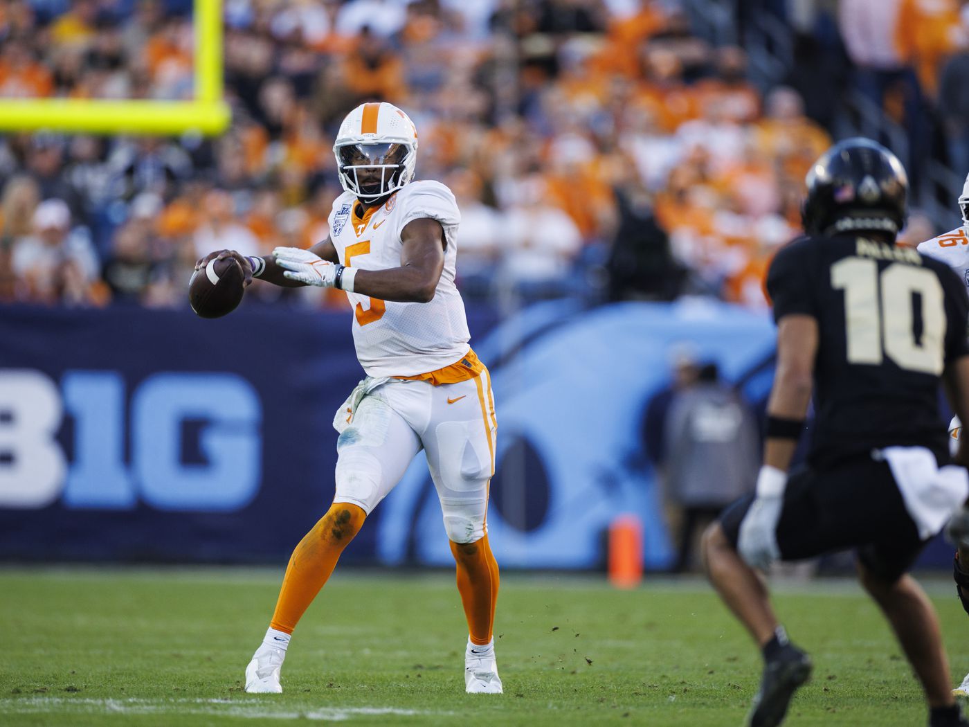 Tennessee Vols Football: QB Hendon Hooker Heisman Trophy odds posted Top Talk