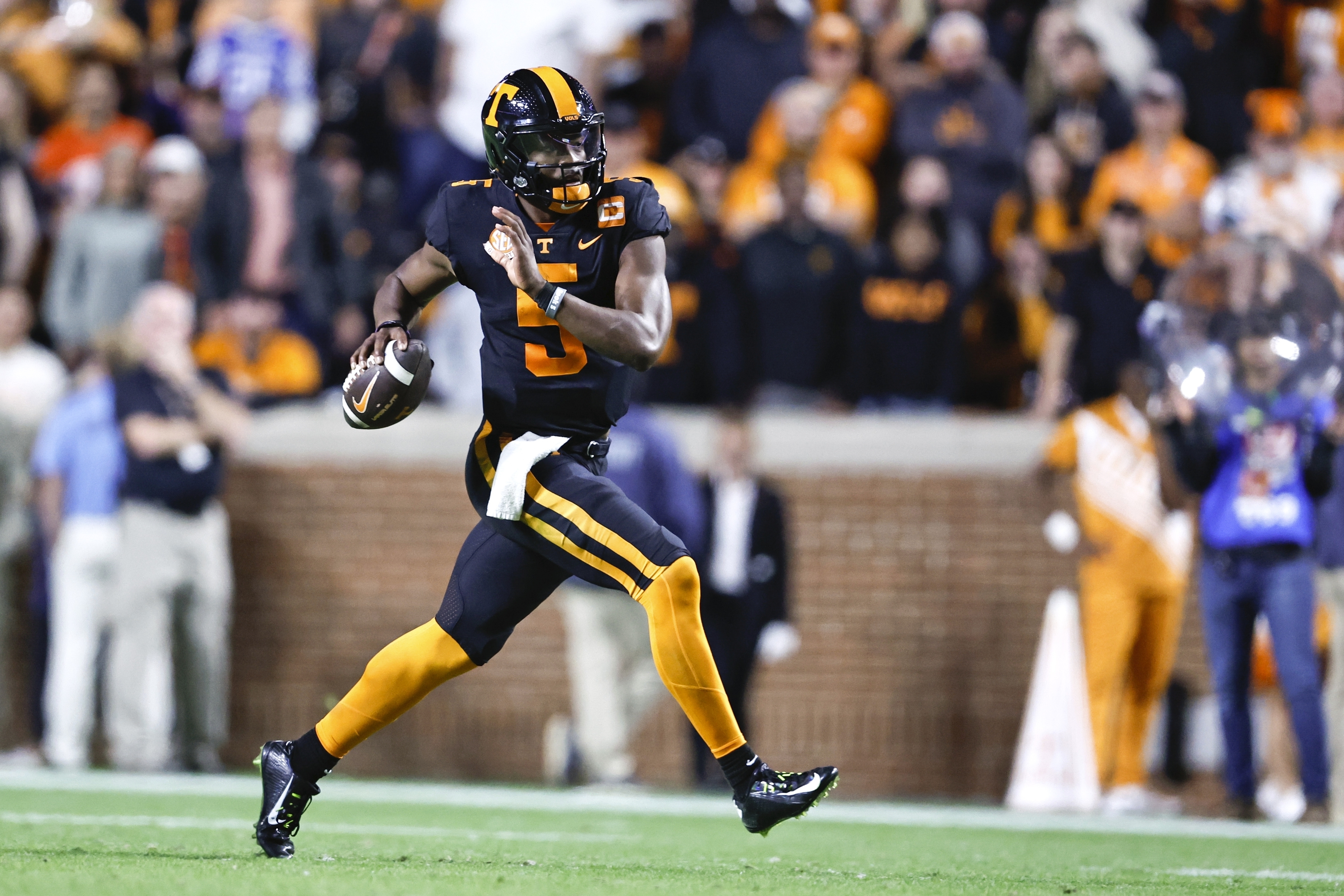 College football betting: Tennessee's Hendon Hooker is now the Heisman favorite