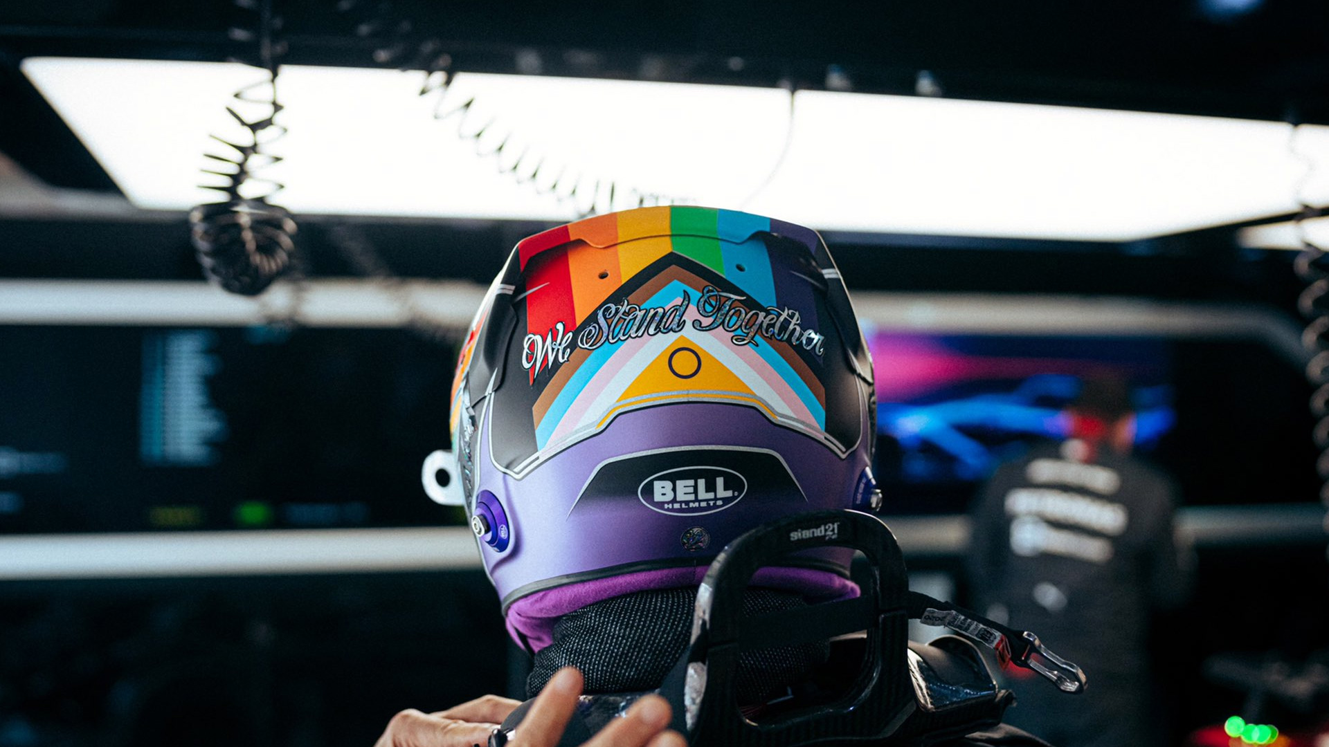 Hamilton puts Progress Pride flag on his helmet for Qatar GP · RaceFans