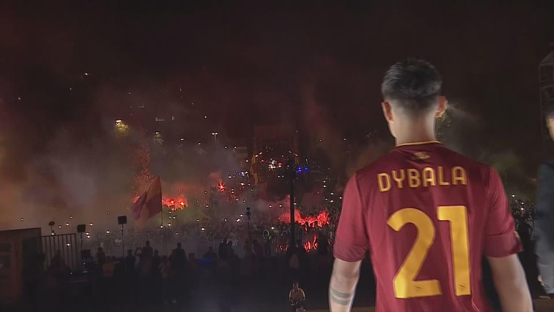 Italy: Roma welcomes star striker Paulo Dybala in spectacular style