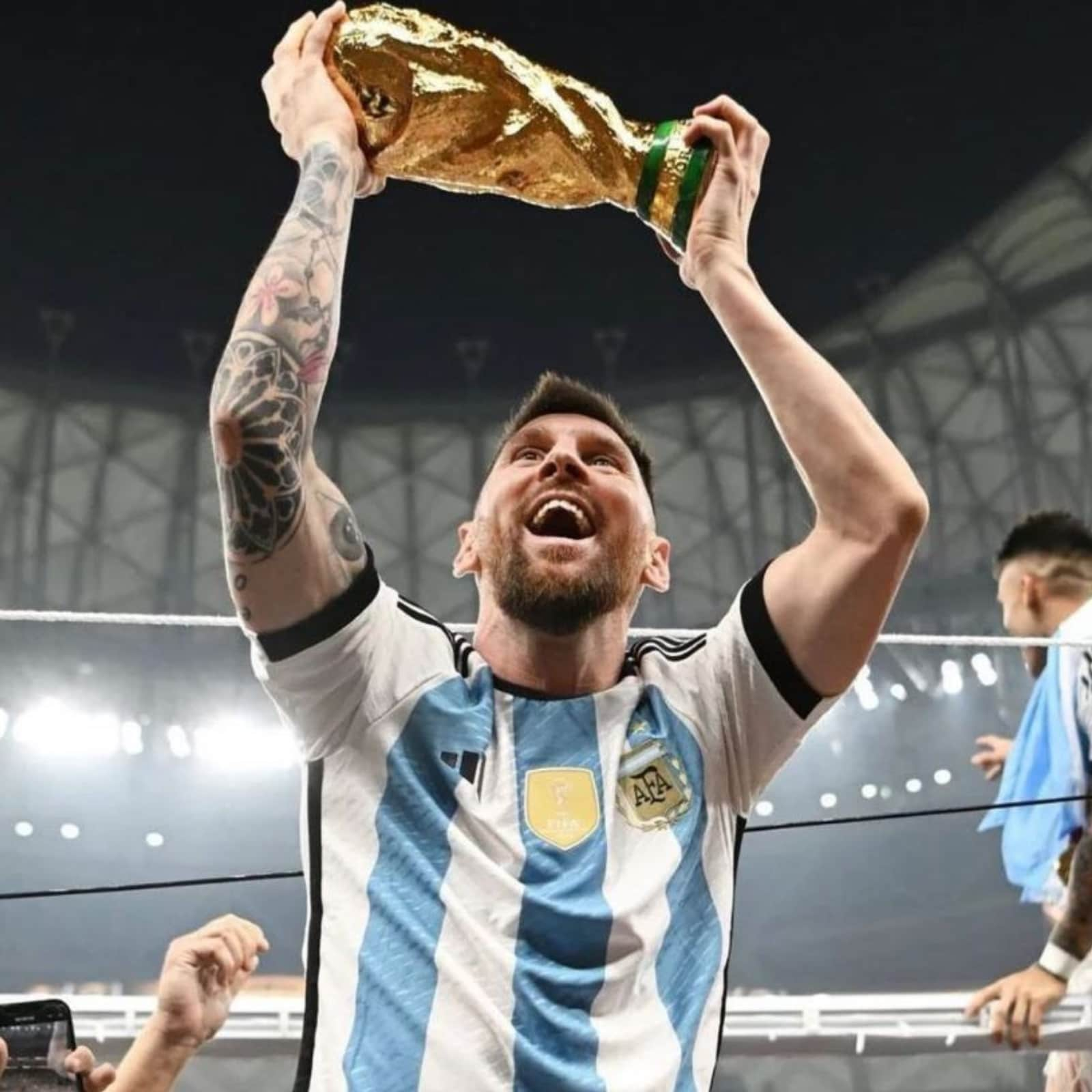 Messi Lifting The World Cup Wallpapers - Wallpaper Cave