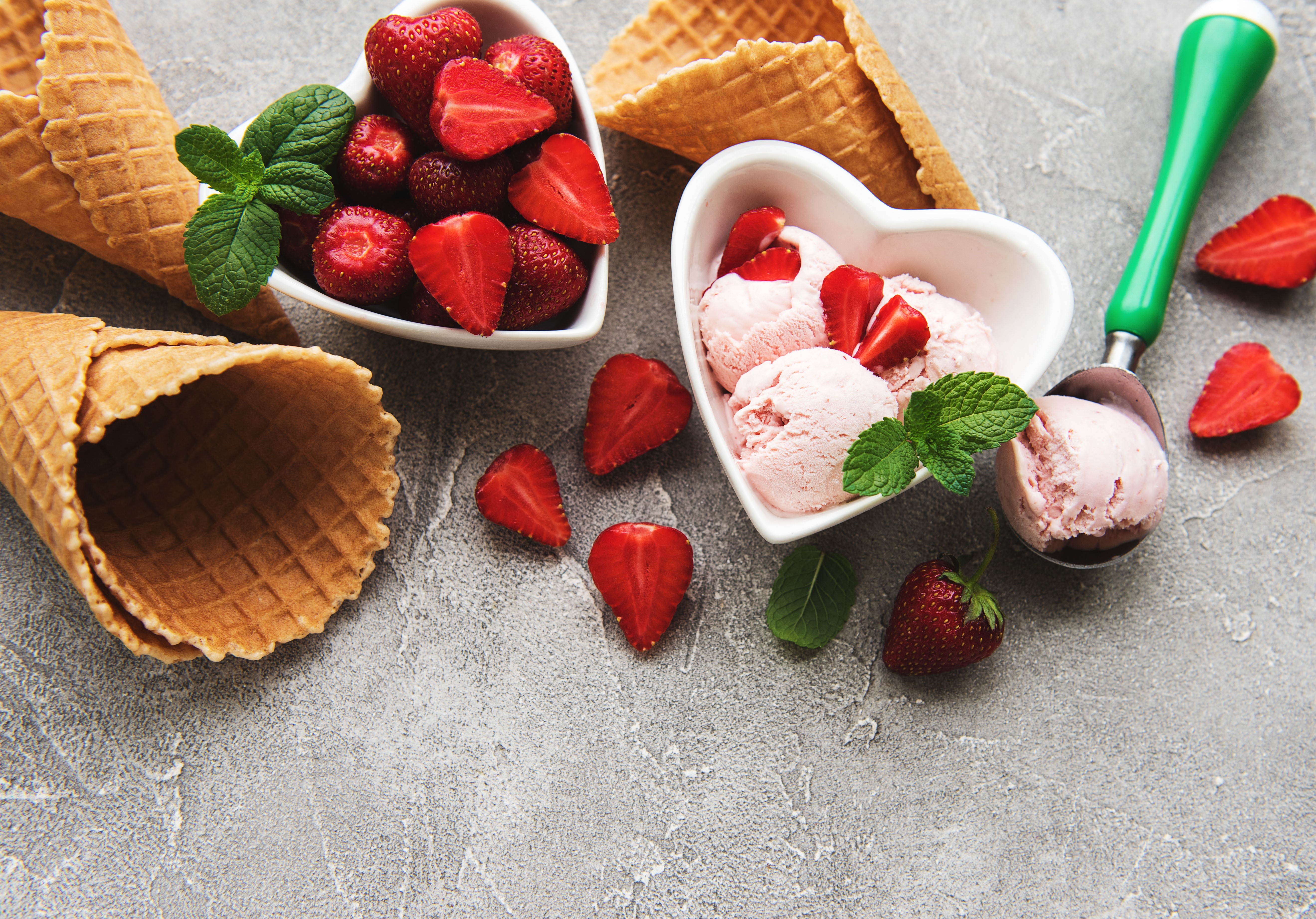 4K, 5K, Valentine's Day, Strawberry, Ice cream, Heart, Ice cream cone Gallery HD Wallpaper