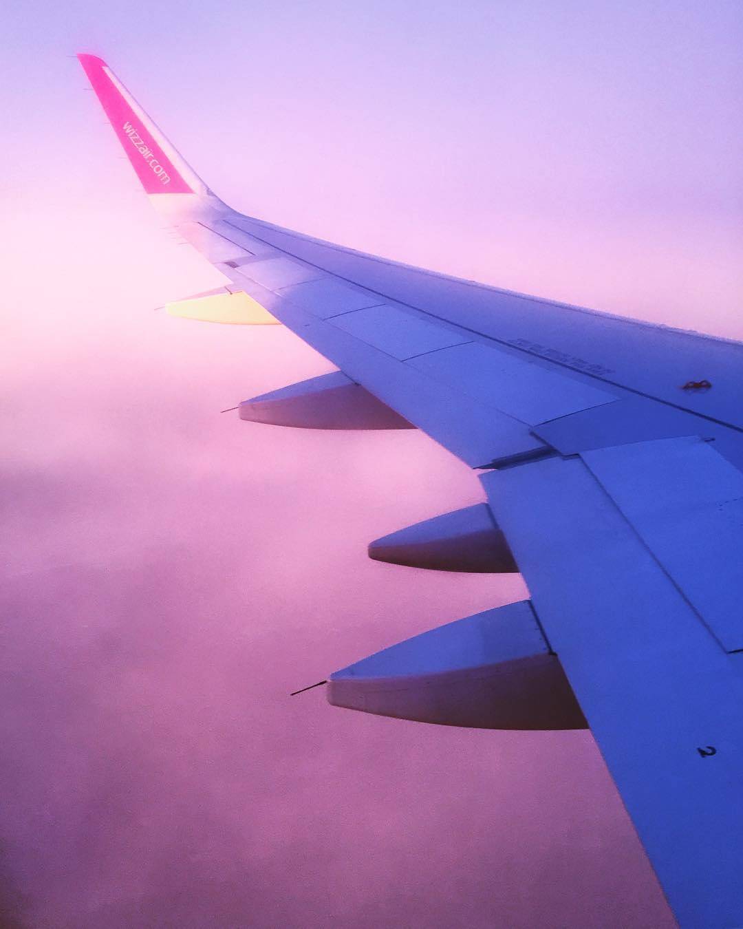 Wizz Air - Start your #NewYear with a journey! Although before boarding the plane, please check your flight status ➡ Photo credit cissibee