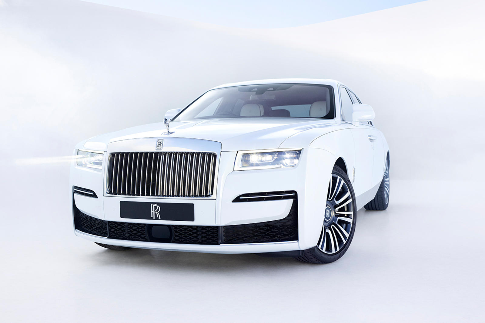2022 Rolls Royce Ghost Exterior Dimensions: Colors Options & Accessories