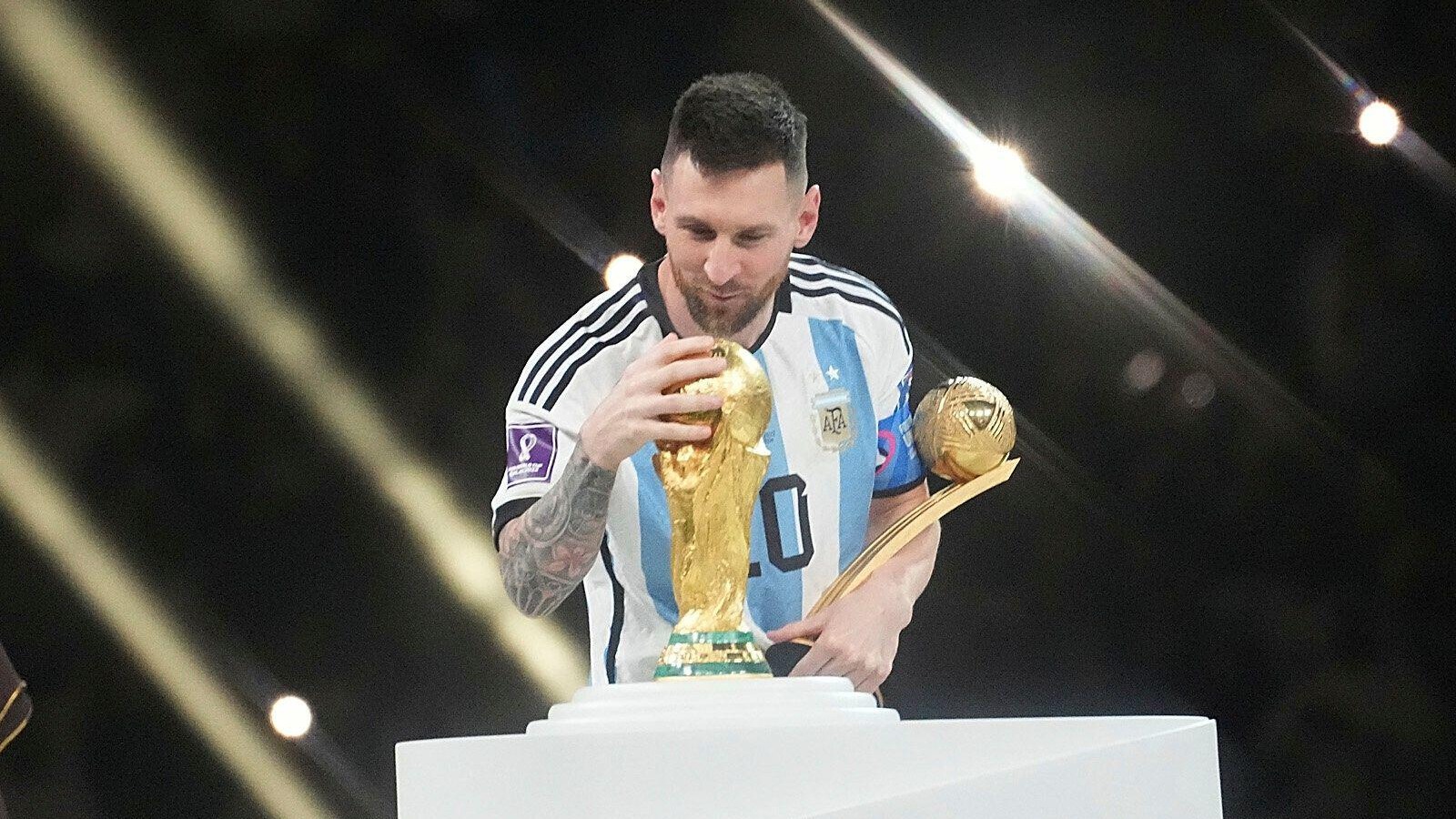 The best tributes to Messi's World Cup glory: Obama, Pele, Barcelona, Maradona's son