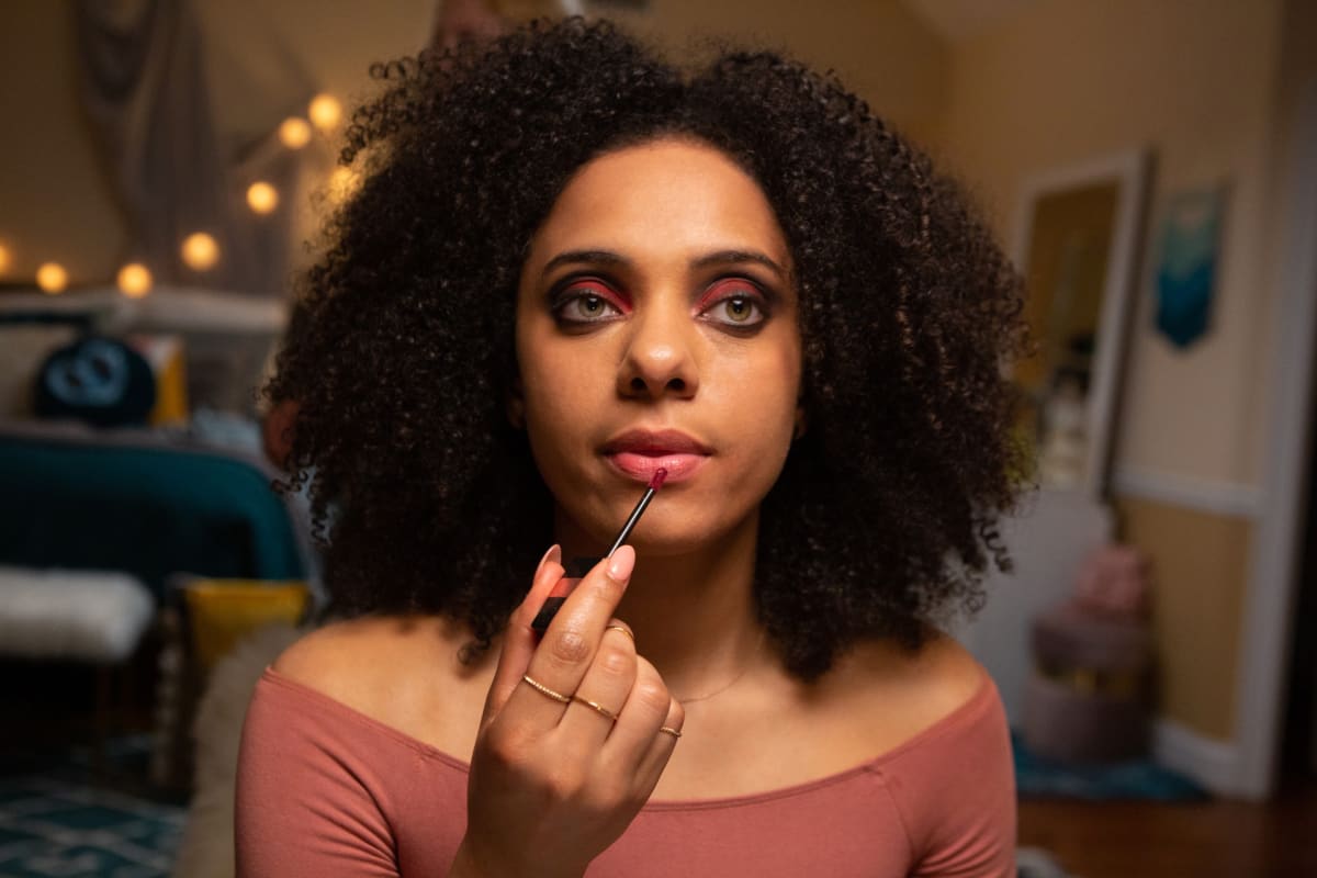 Two Sentence Horror Stories: What is truly surfing on the dark web?