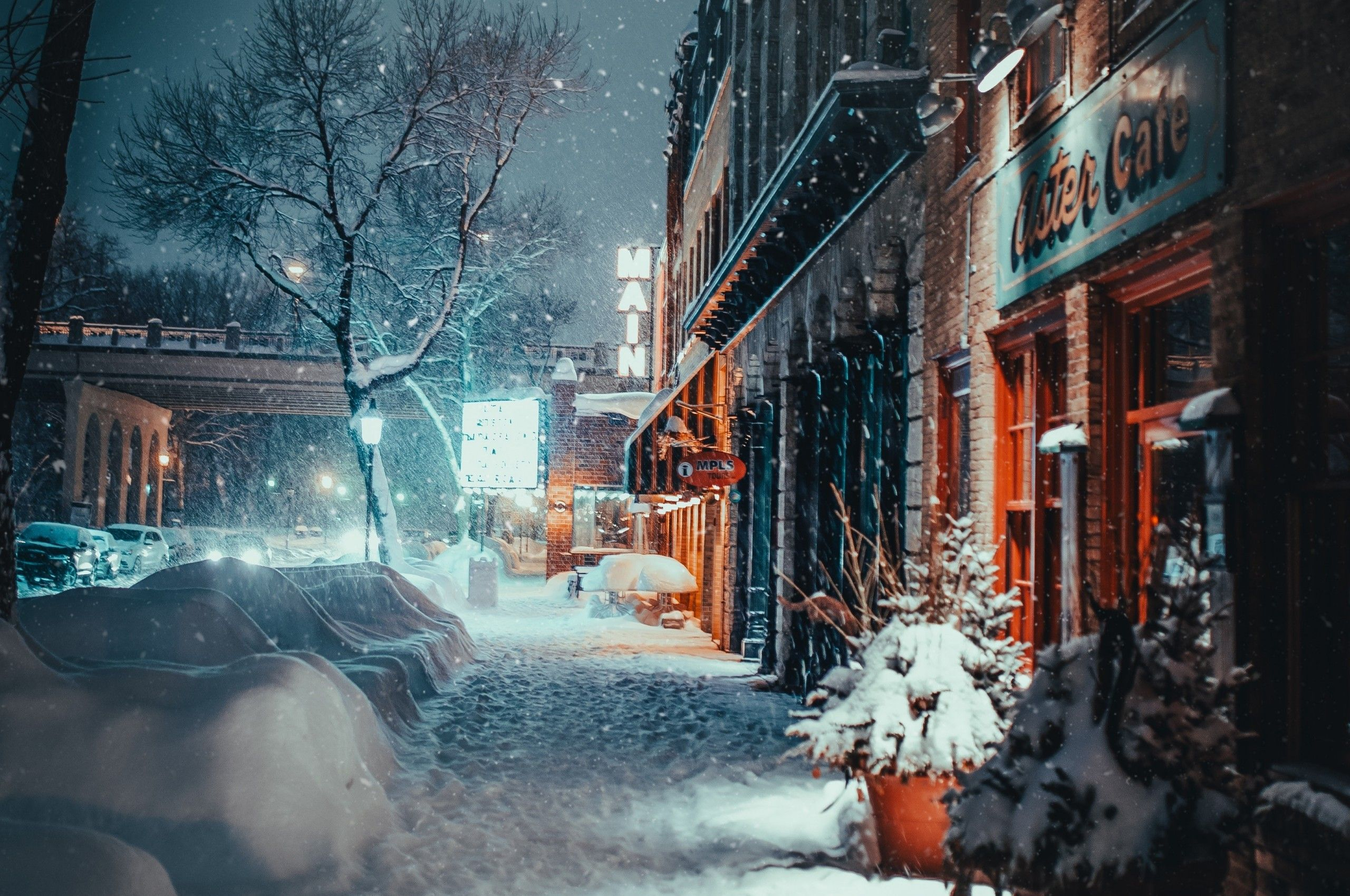 Winter In The City Wallpaper and Background 4K, HD, Dual Screen