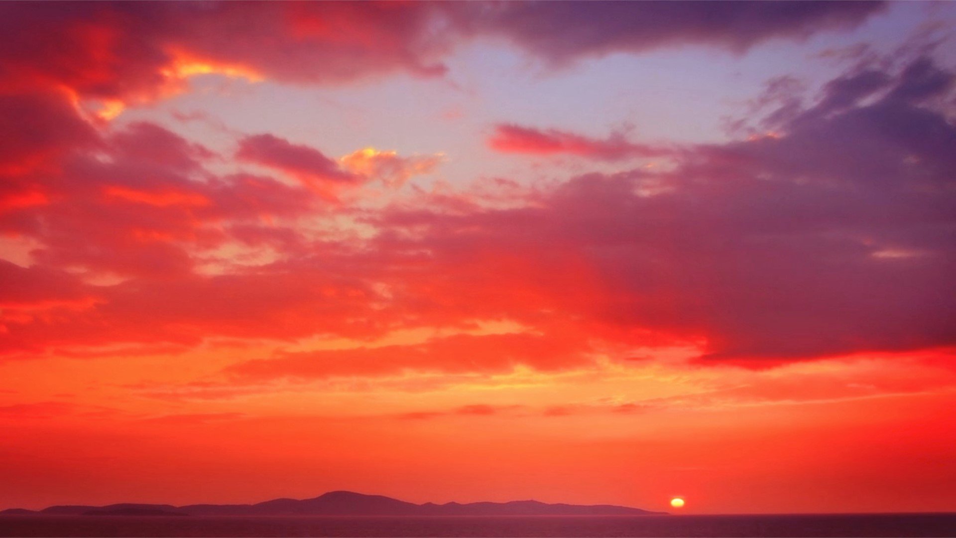 Here's Why the Sky Looks Pink, Orange and Red at Sunset and Sunrise