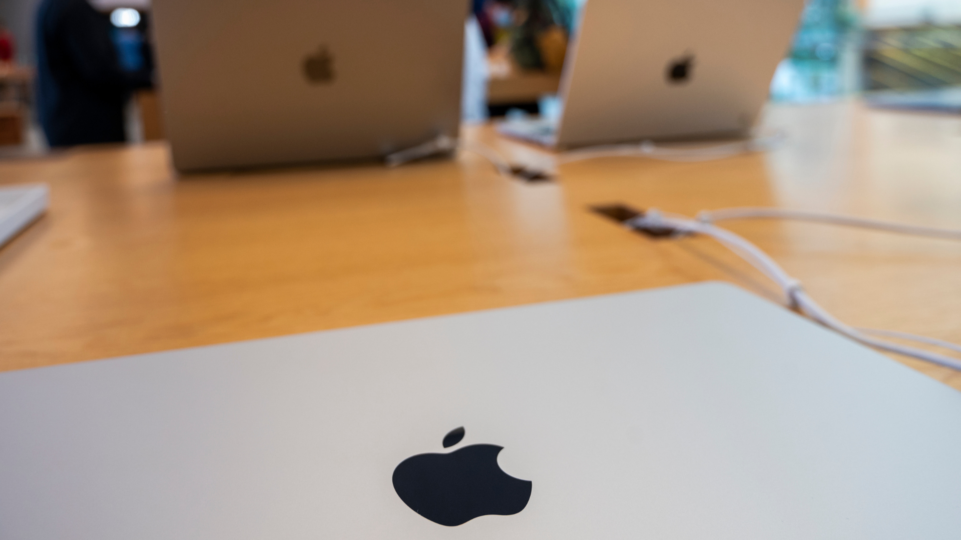 Apple Set to Add Touch Screens to MacBook Pro in 2025