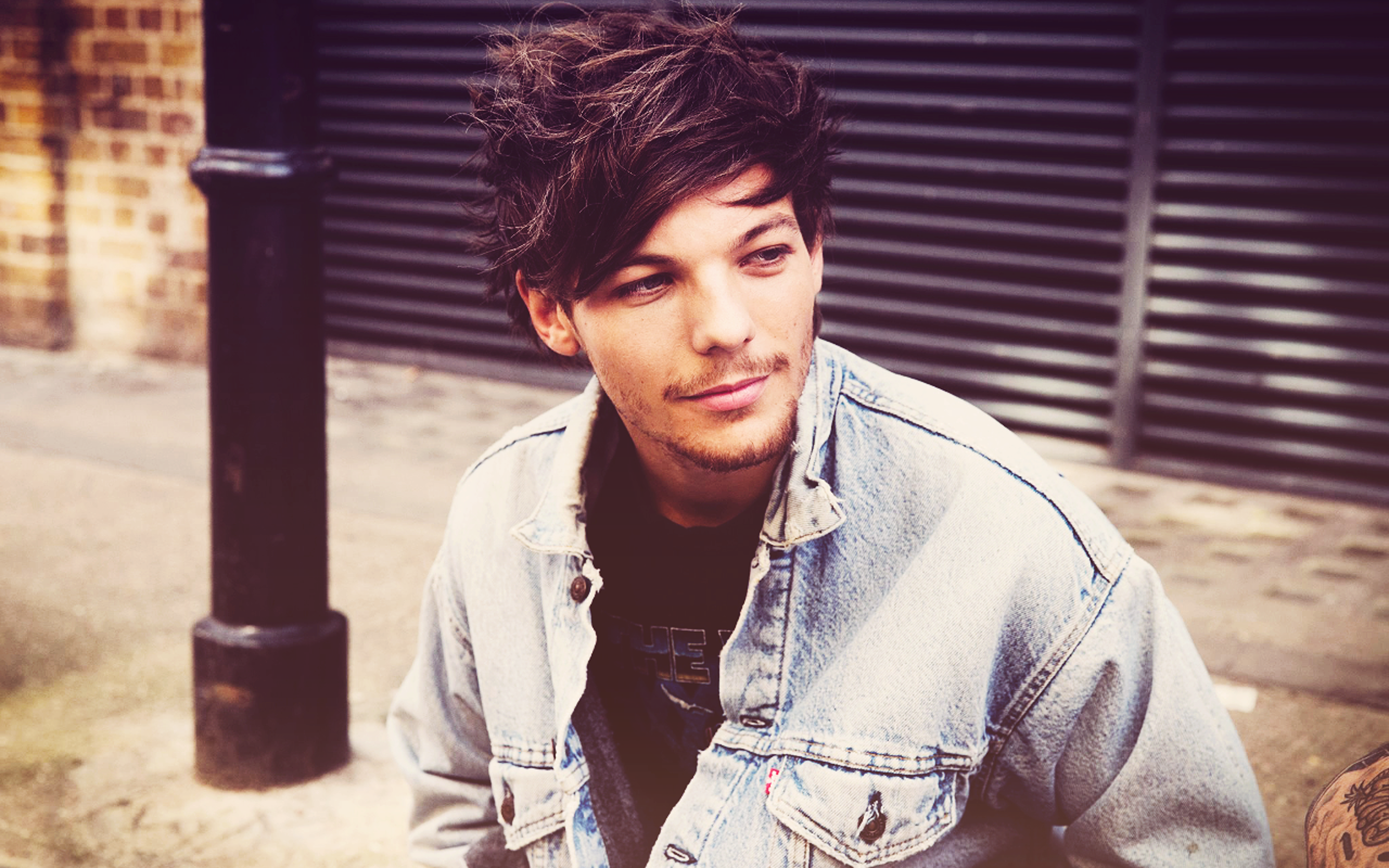 Louis Tomlinson HD Wallpaper
