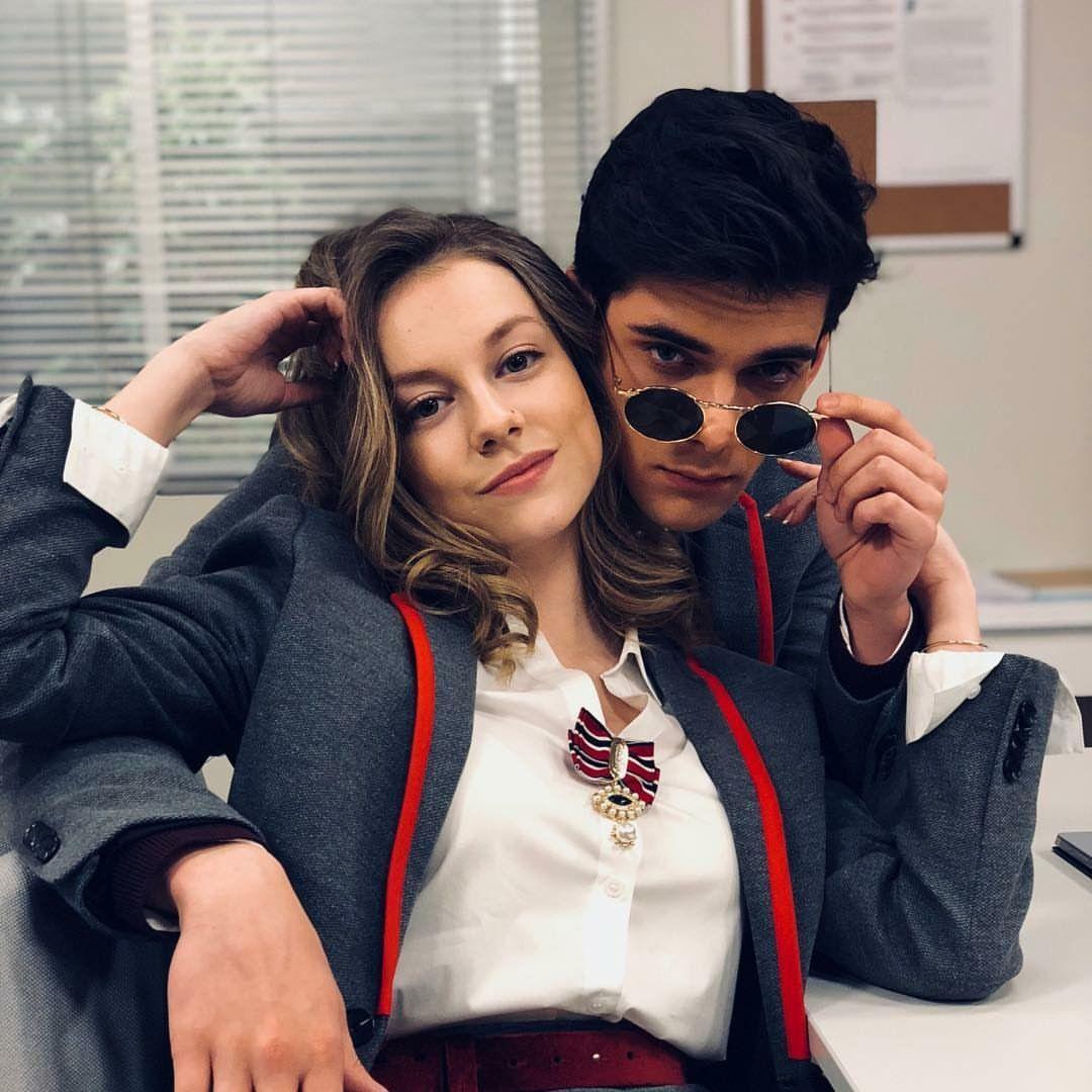 Carla Élite Wallpaper