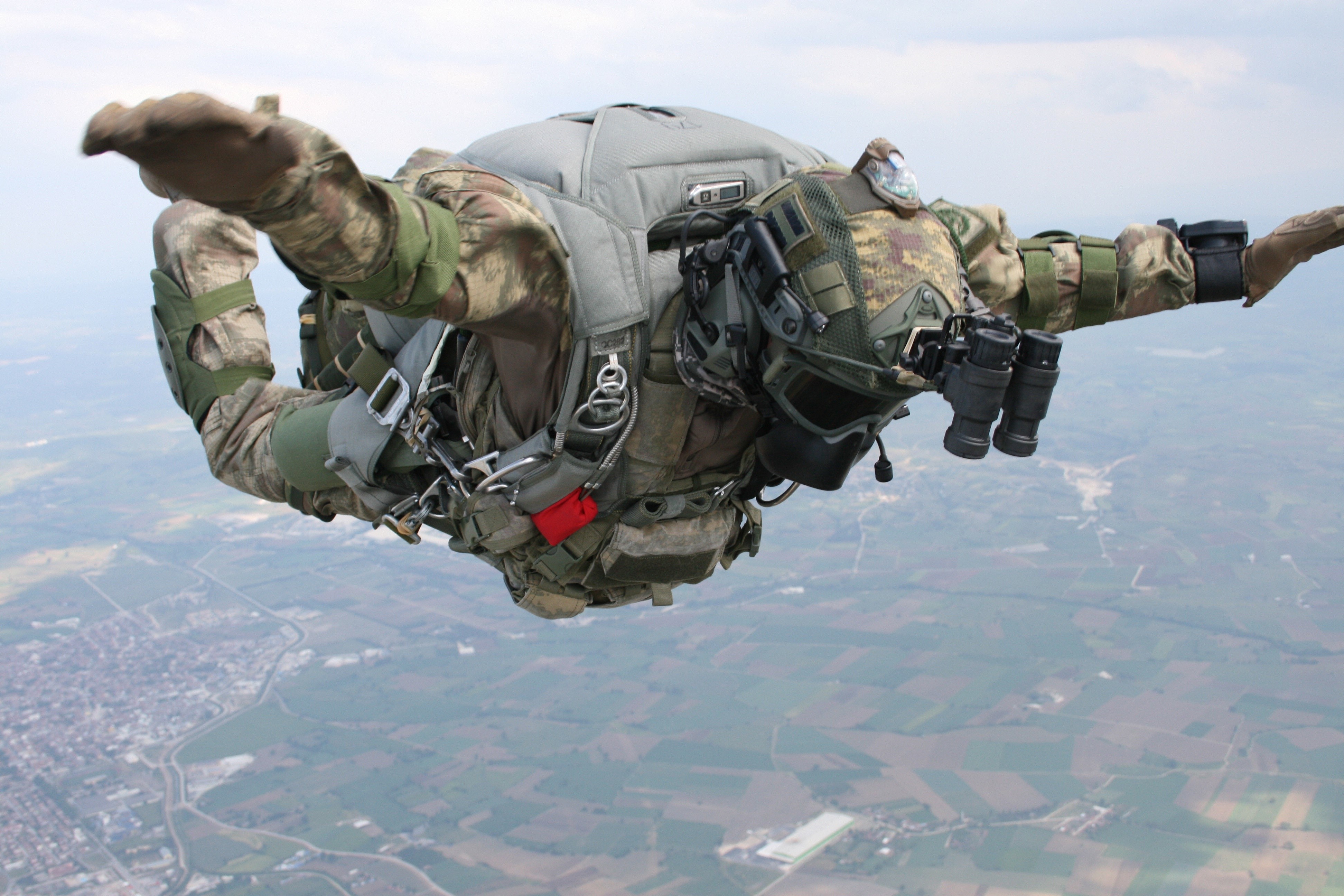 4K, Turkish, Parachuting skydiving, Soldiers, Special Forces, Falling Gallery HD Wallpaper