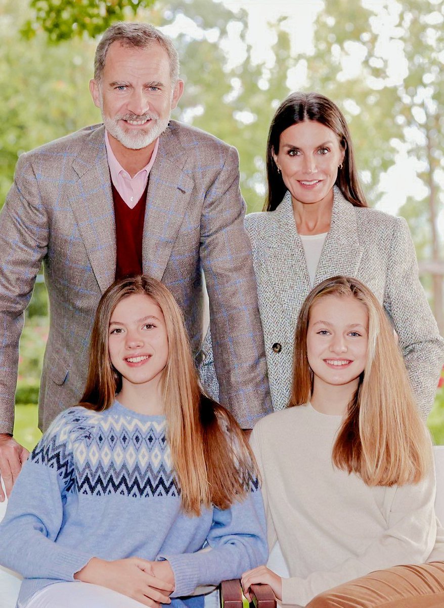 Royalchildren_Europe Felipe VI, Queen Letizia, Princess Leonor, The Princess of Asturias and Infanta Sofía of Spain pose for an official portrait to celebrate Christmas at Zarzuela Palace in