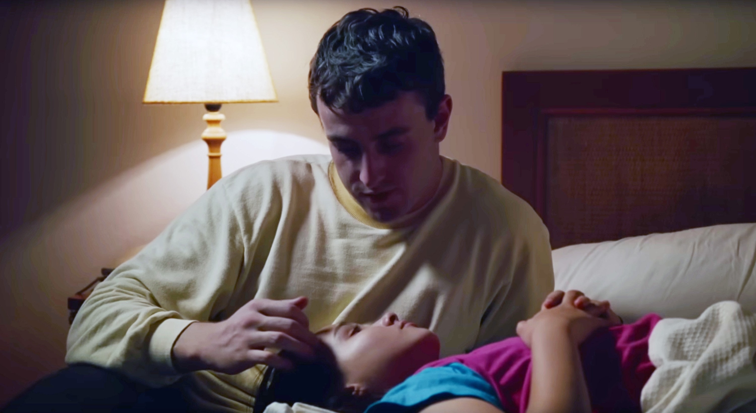 Лапает папу видео. Солнце моё / Aftersun (2022). Aftersun Paul Mescal.
