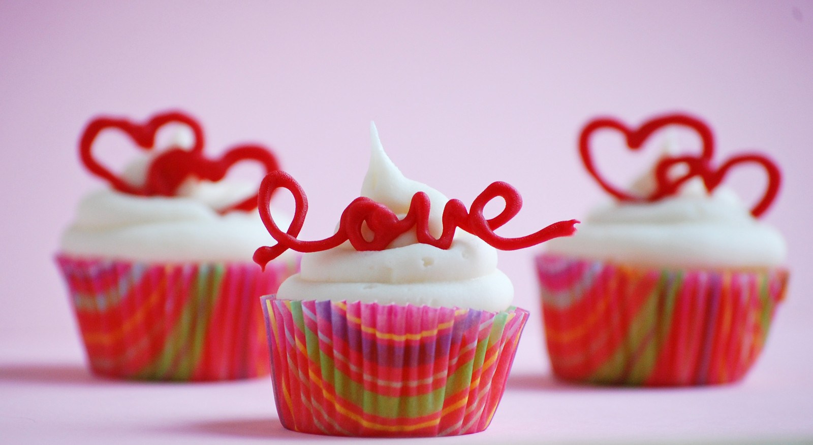 Easy Valentine's Day Mini Cupcakes' Care Of Business