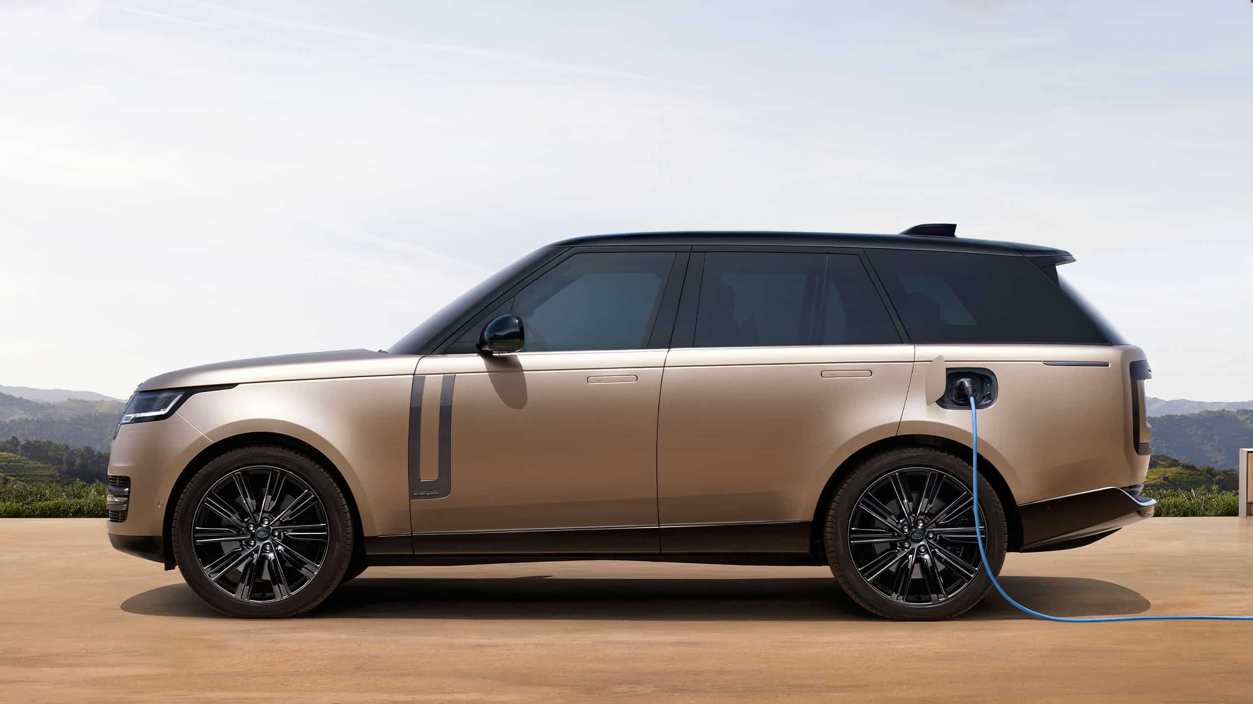 Range Rover. Luxury Performance SUV