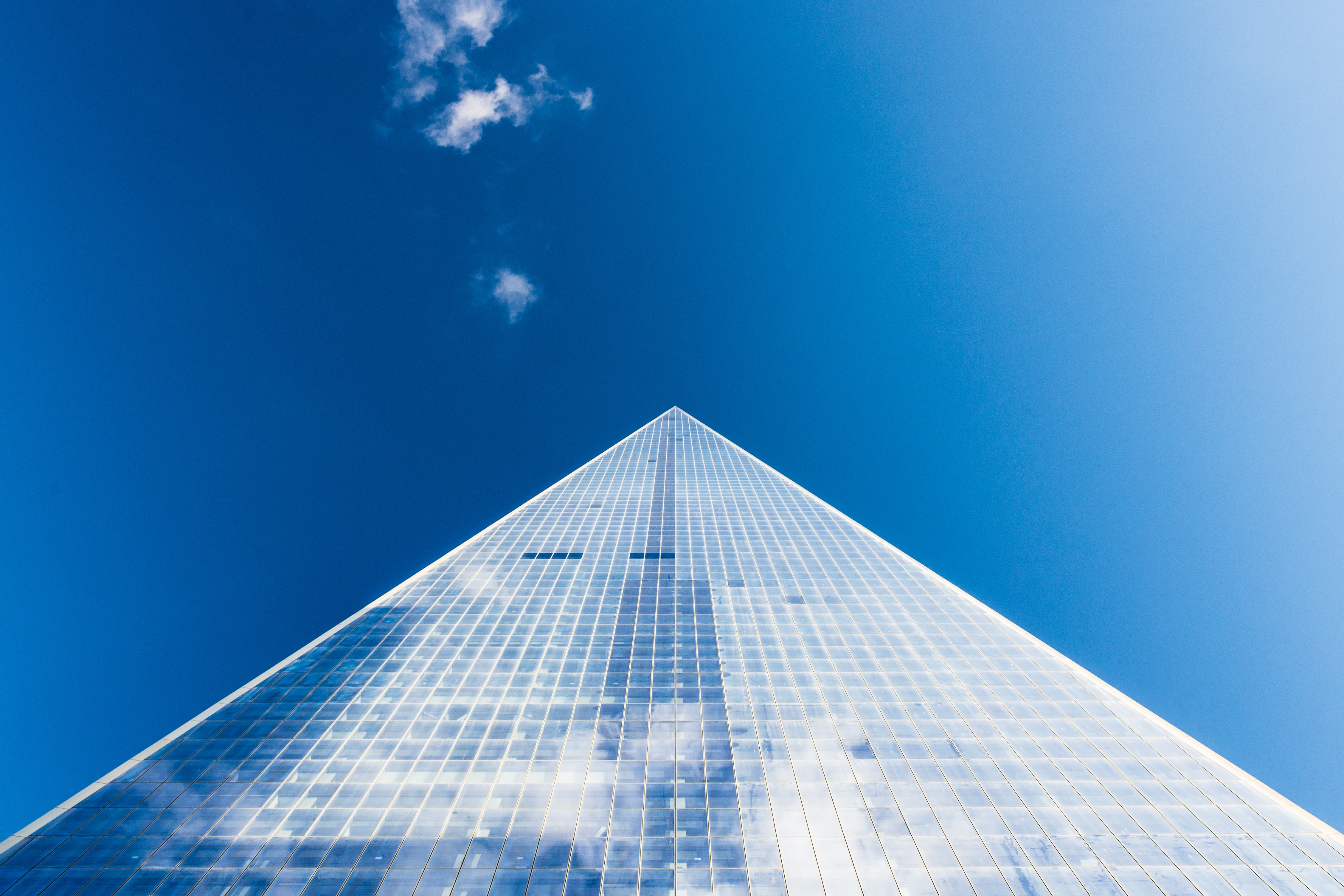 4510x3007 Free , blue, looking up, triangle, new york, office, window, tall, daytime, sunshine, blue sky, skyscraper, tower, abstract, pyramid, day, white, structure, sky, architecture, building Gallery HD Wallpaper