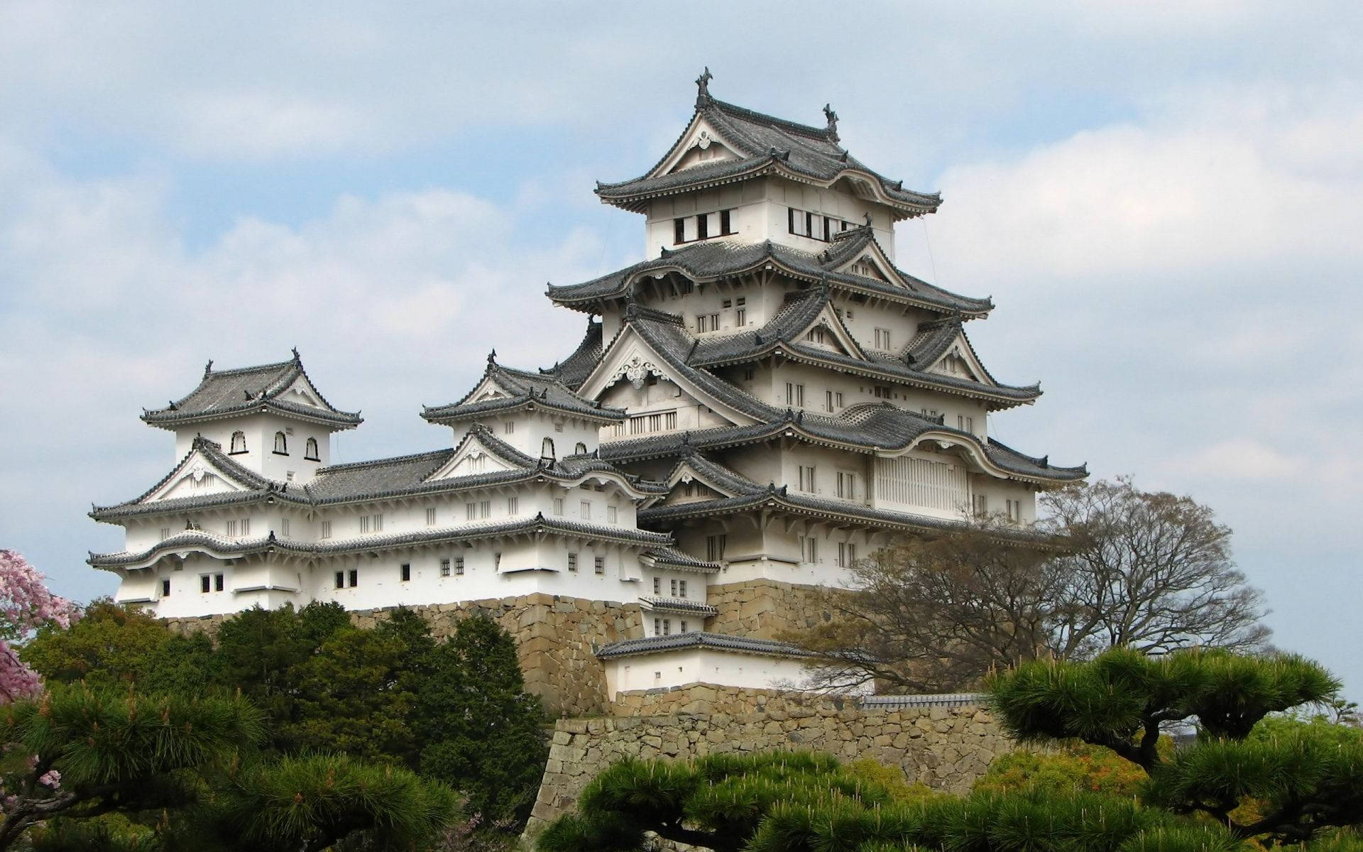 Download Himeji Castle Landscape Wallpaper