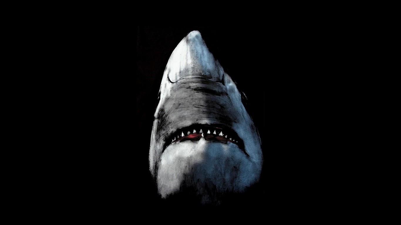 Wallpaper, animals, black background, artwork, darkness, wing, screenshot, 1366x768 px, computer wallpaper, black and white, monochrome photography, fictional character, tooth, jaw 1366x768