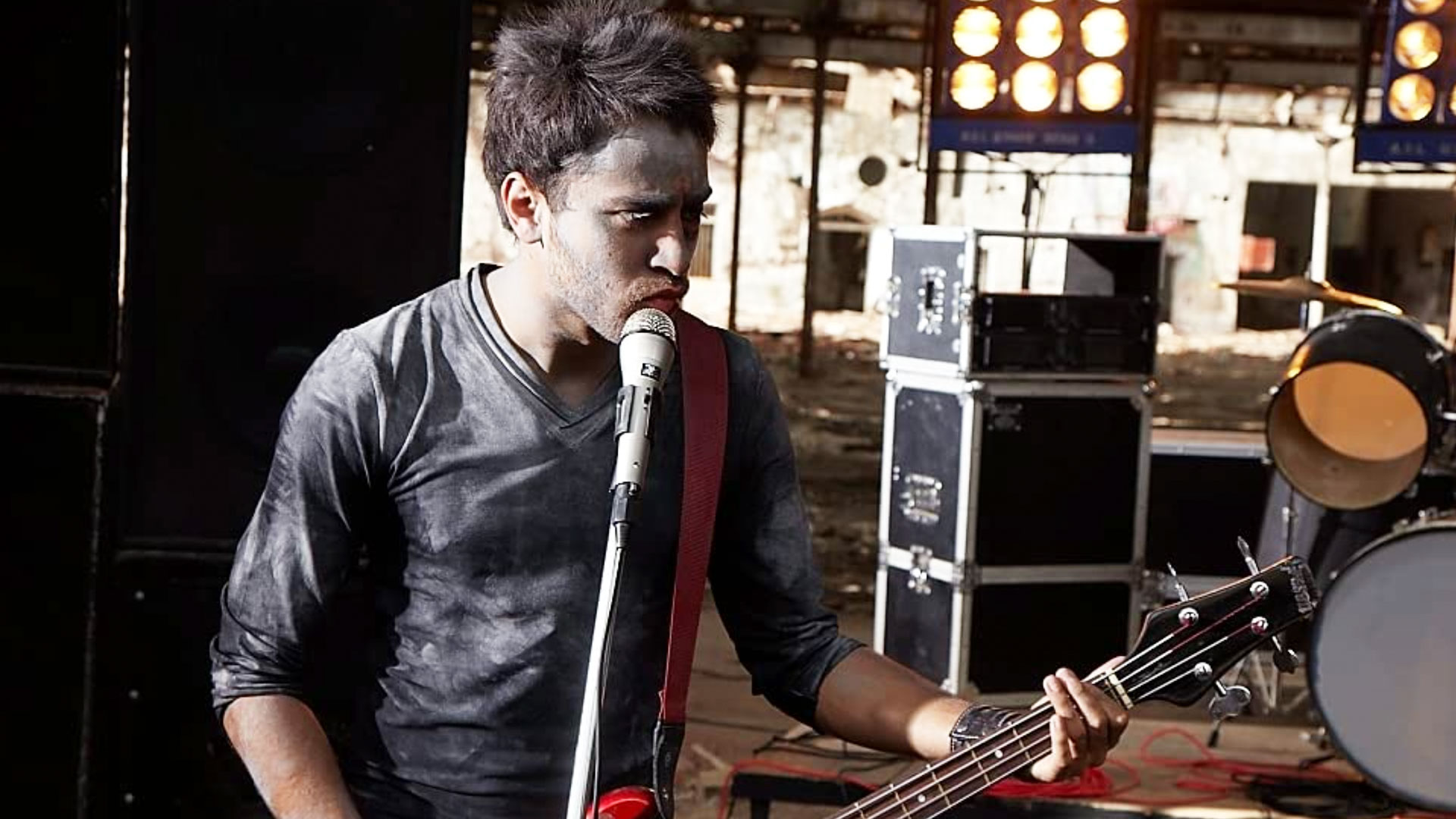 dark comedy movies in Hindi for those who enjoy twisted sense of humour; on Netflix and more