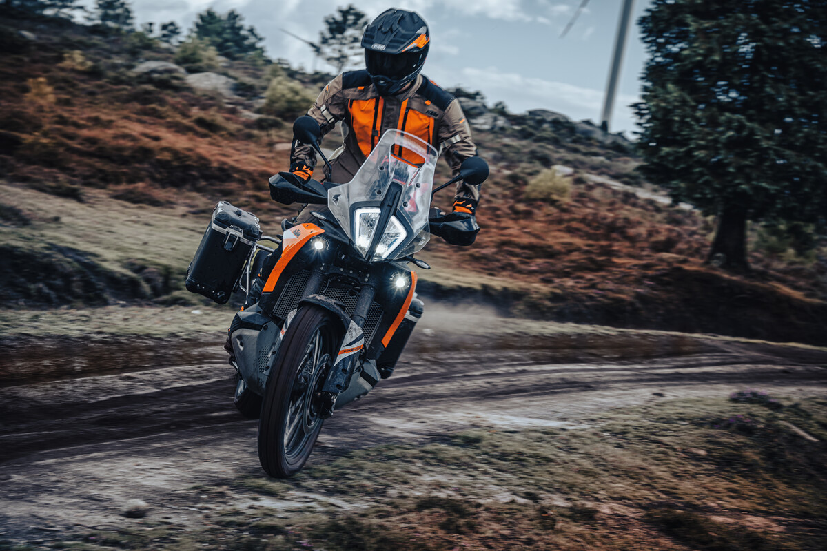 DO YOU DARE? BRUSH AWAY THE LIMITS WITH THE 2023 KTM 890 ADVENTURE PRESS CENTER