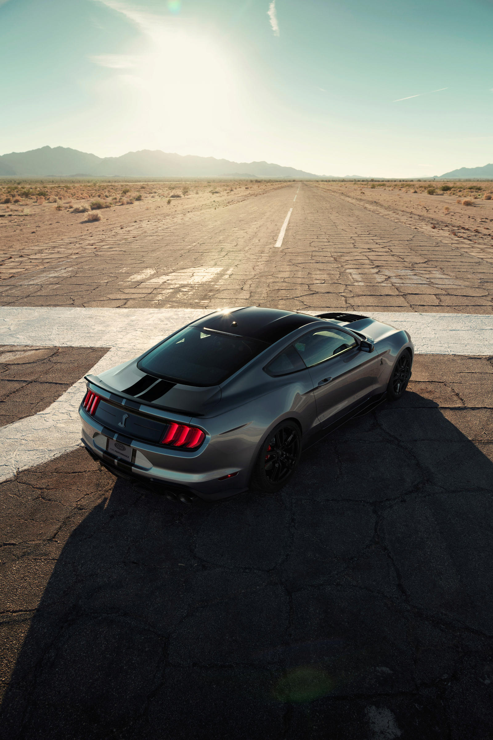 2022 Ford Mustang Shelby GT500 Exterior Dimensions: Colors Options & Accessories