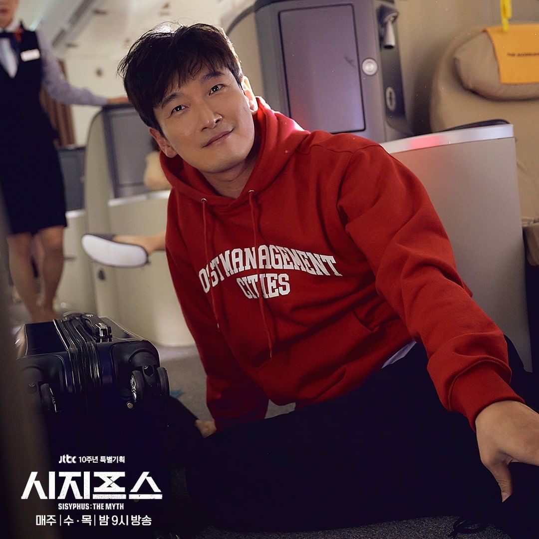 Park Shin Hye & Cho Seung Woo's Undeniable Chemistry Shown In Behind The Scenes Photo For 'Sisyphus: The Myth'