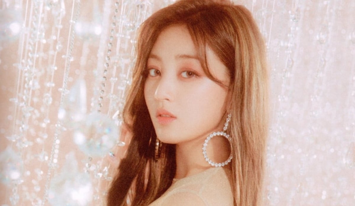 TWICE's Jihyo Tests Positive For COVID 19