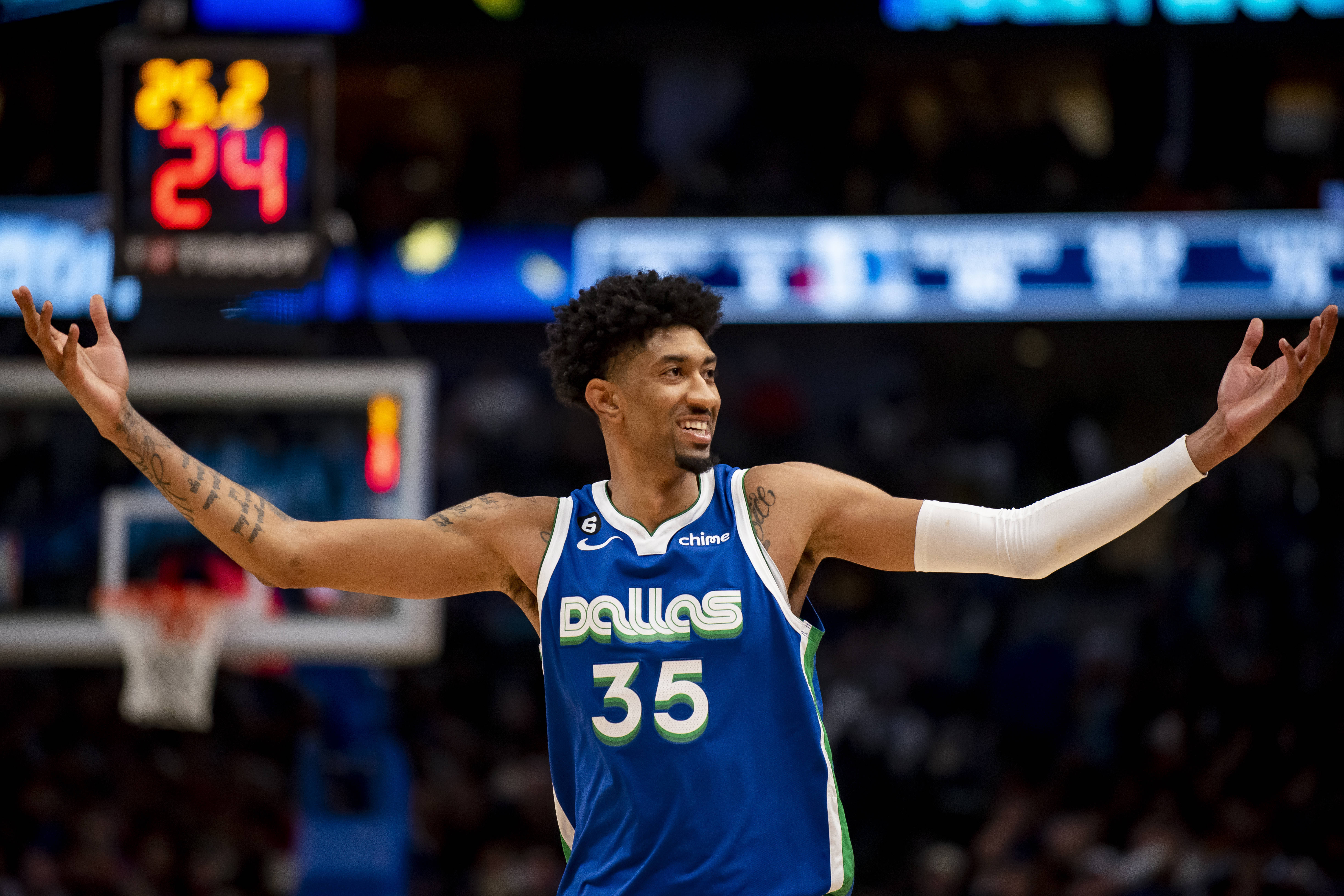 Vibe's great here': Christian Wood is clicking when Luka Doncic, Mavericks need him most